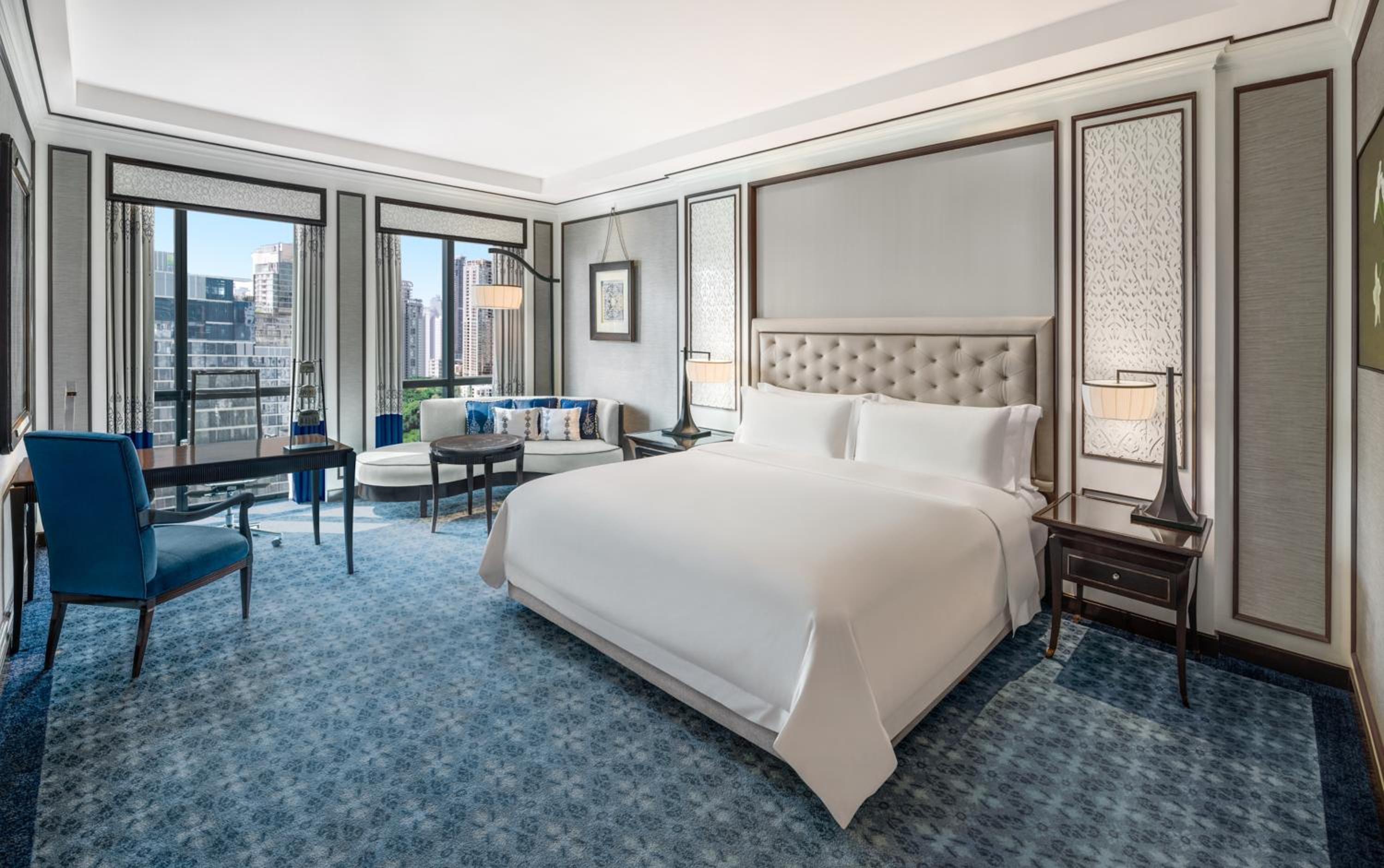 Royal Club Room - Club Lounge Access