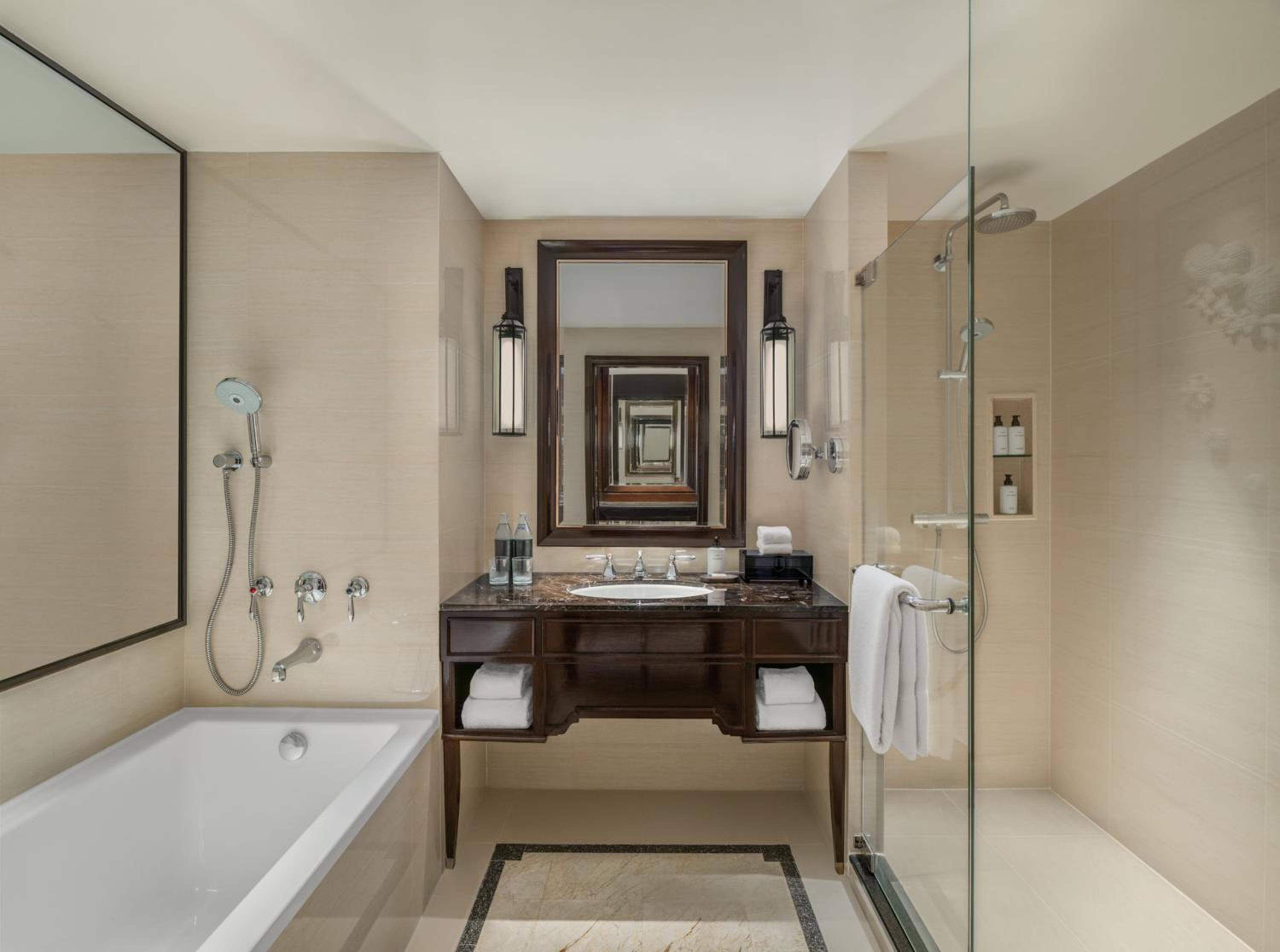 Athenee, Guest room, 2 Double, City view