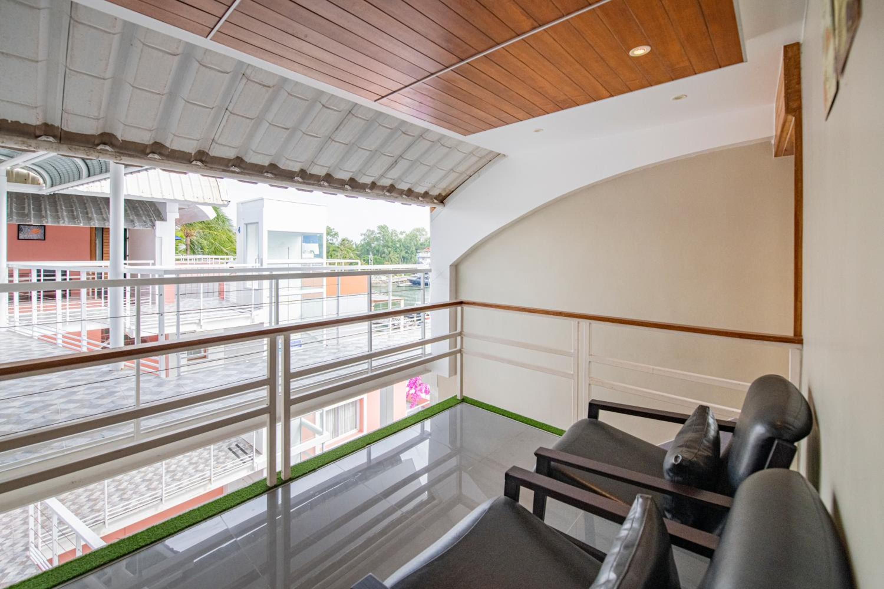 Penthouse 2 Bedrooms photo 3