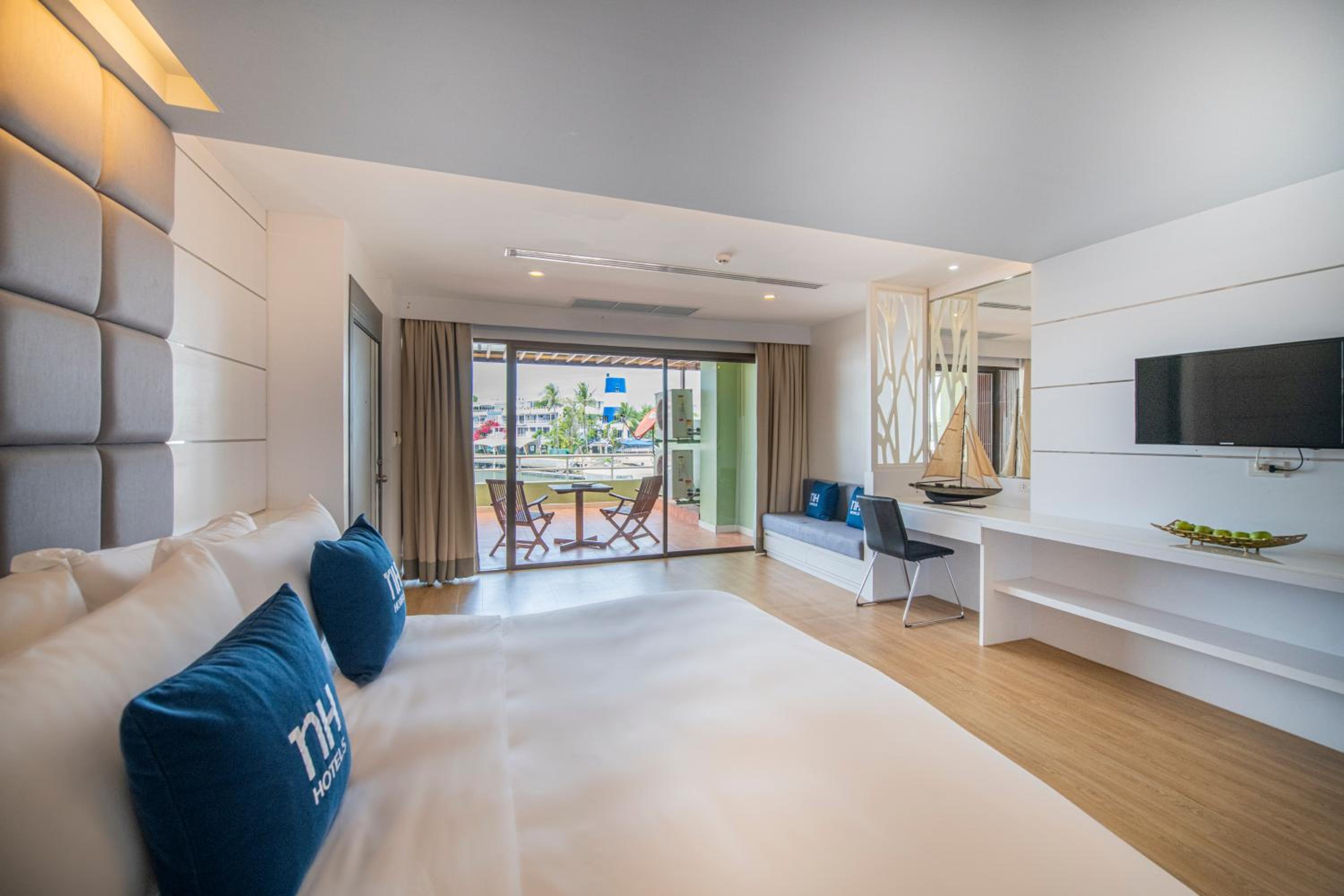 Marina Grand One Bedroom Suite - Photo 3