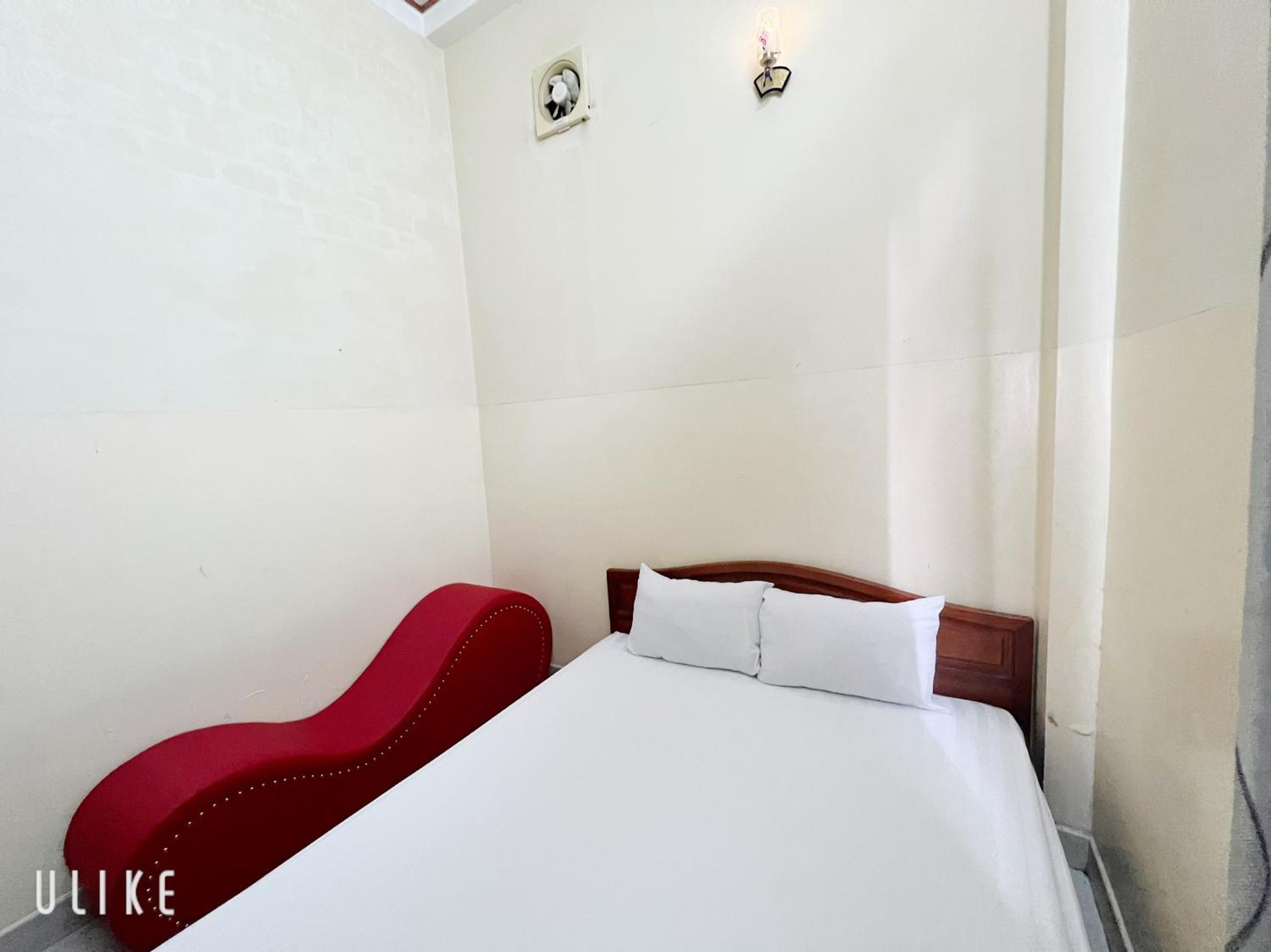 Double Room - Photo 8