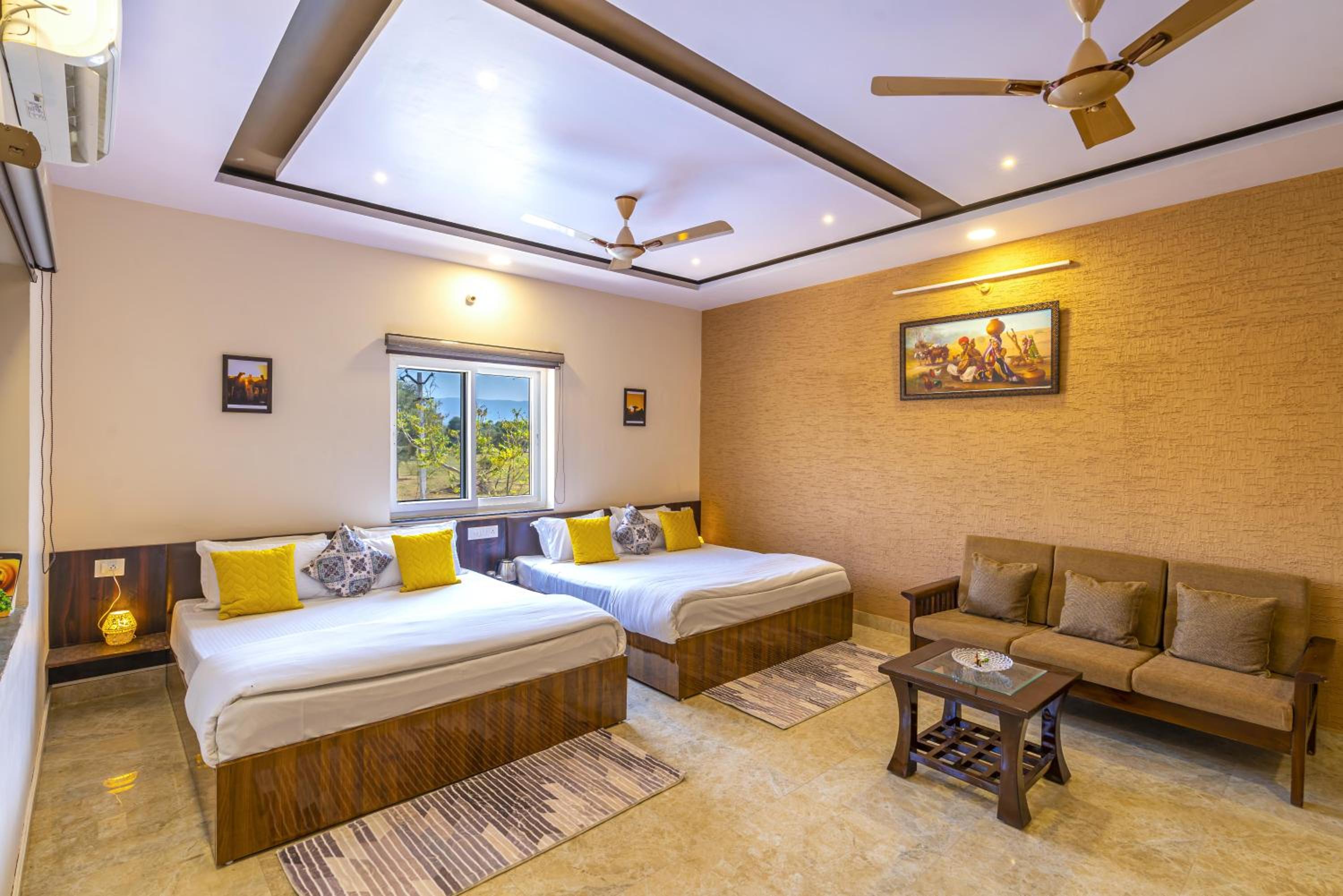 Deluxe Family Room photo 1