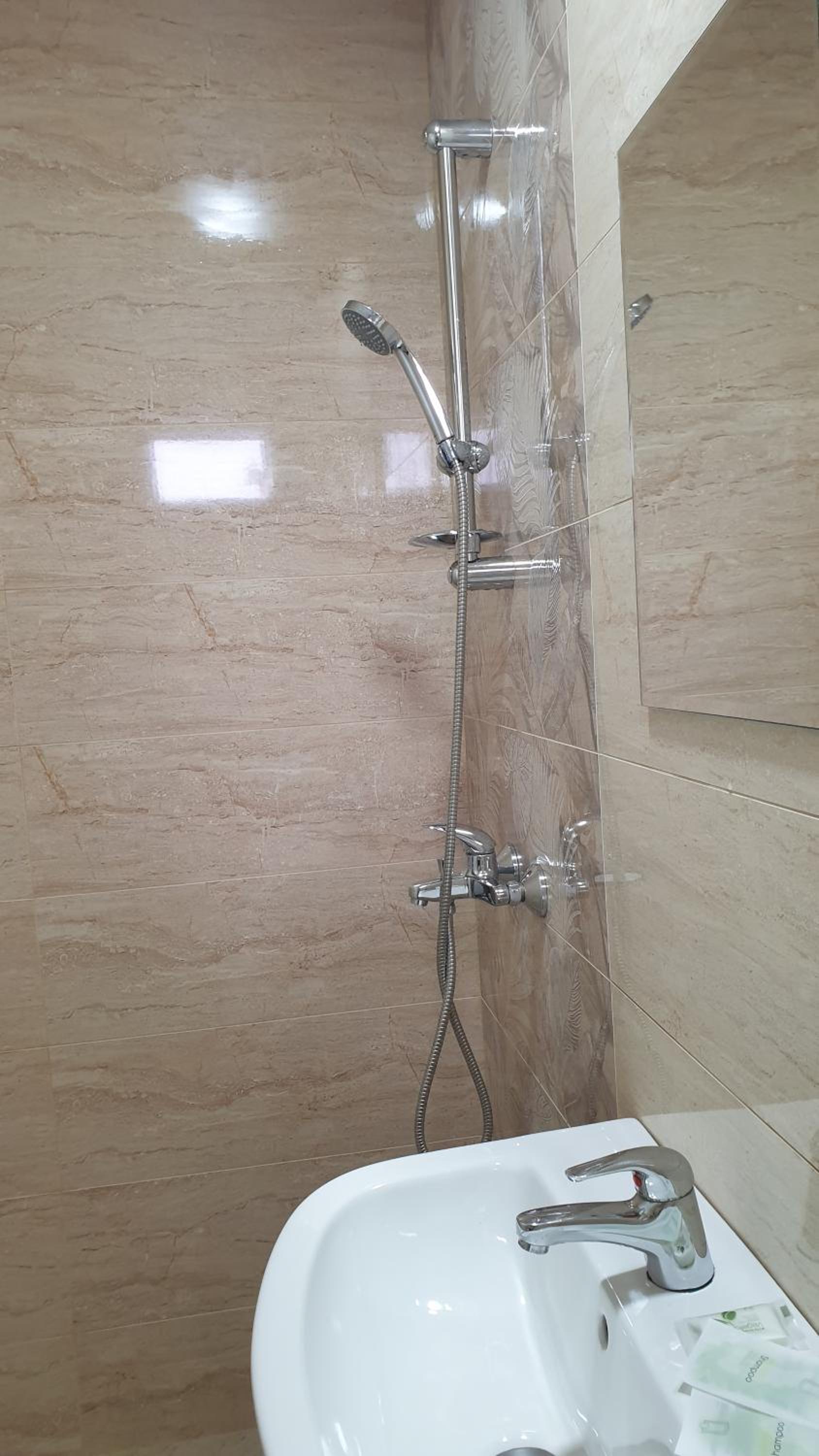 Budget Double Room - No Balcony photo 2