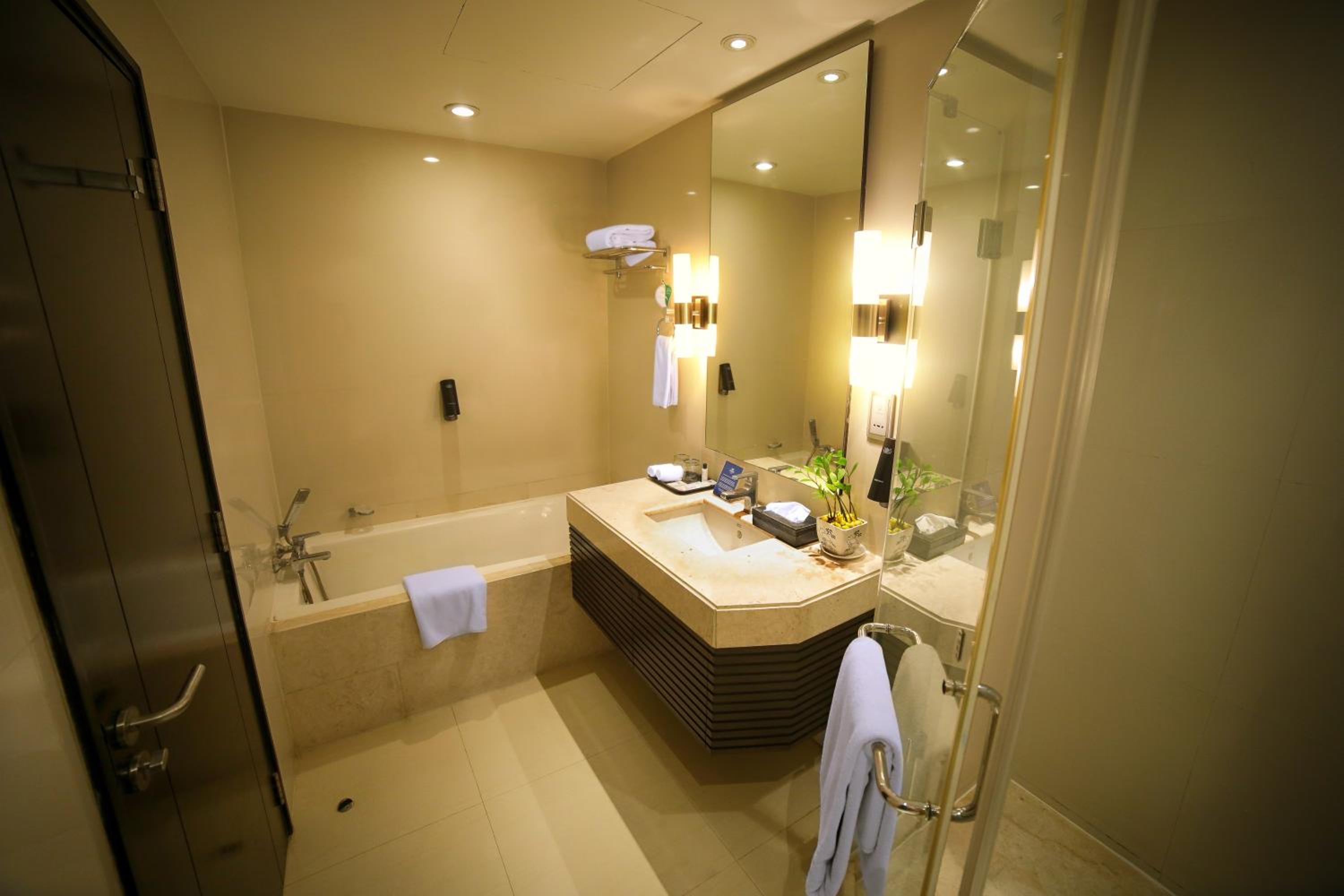 Classic One-Bedroom Apartment (2 pints of beer served complimentary) - Photo 5