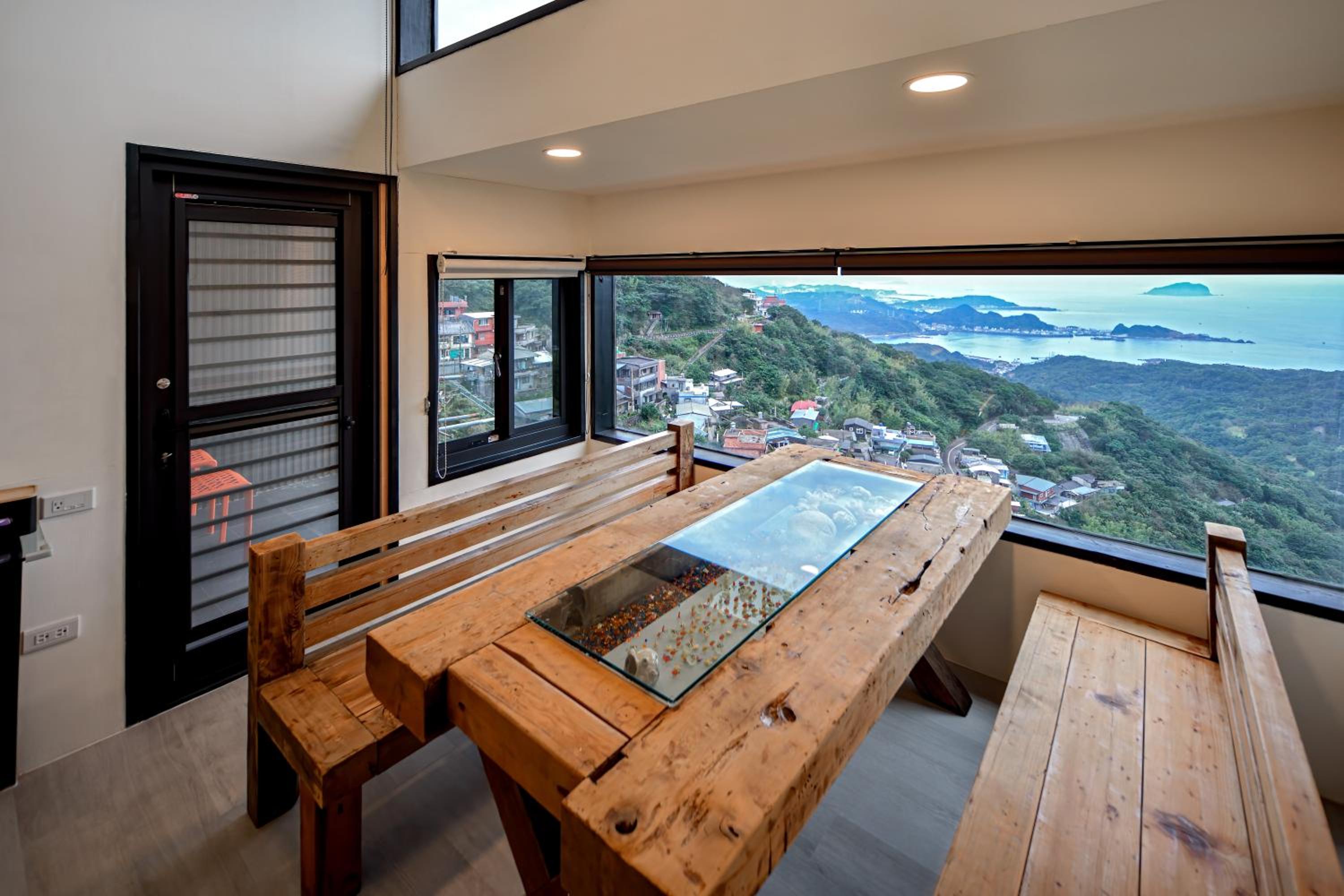 Family Room with Sea View photo 2