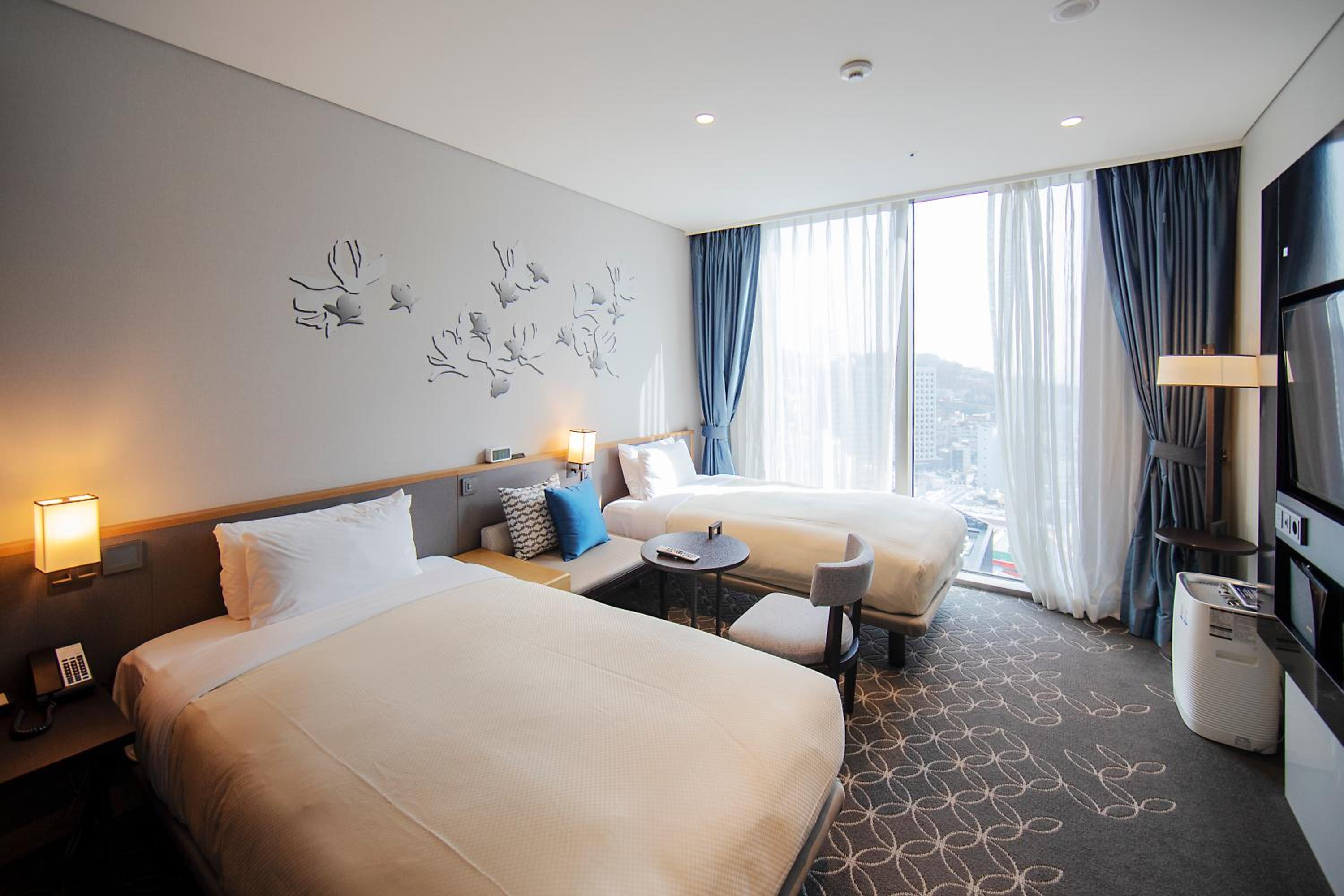 Deluxe Twin Room with Bath - Parking included