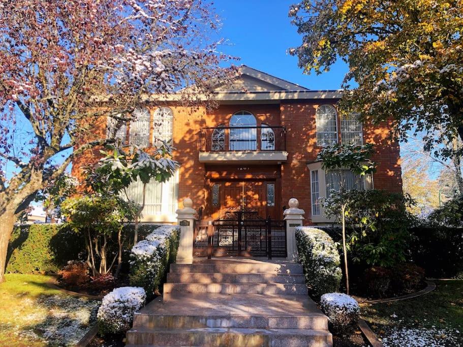 Villa photo 2