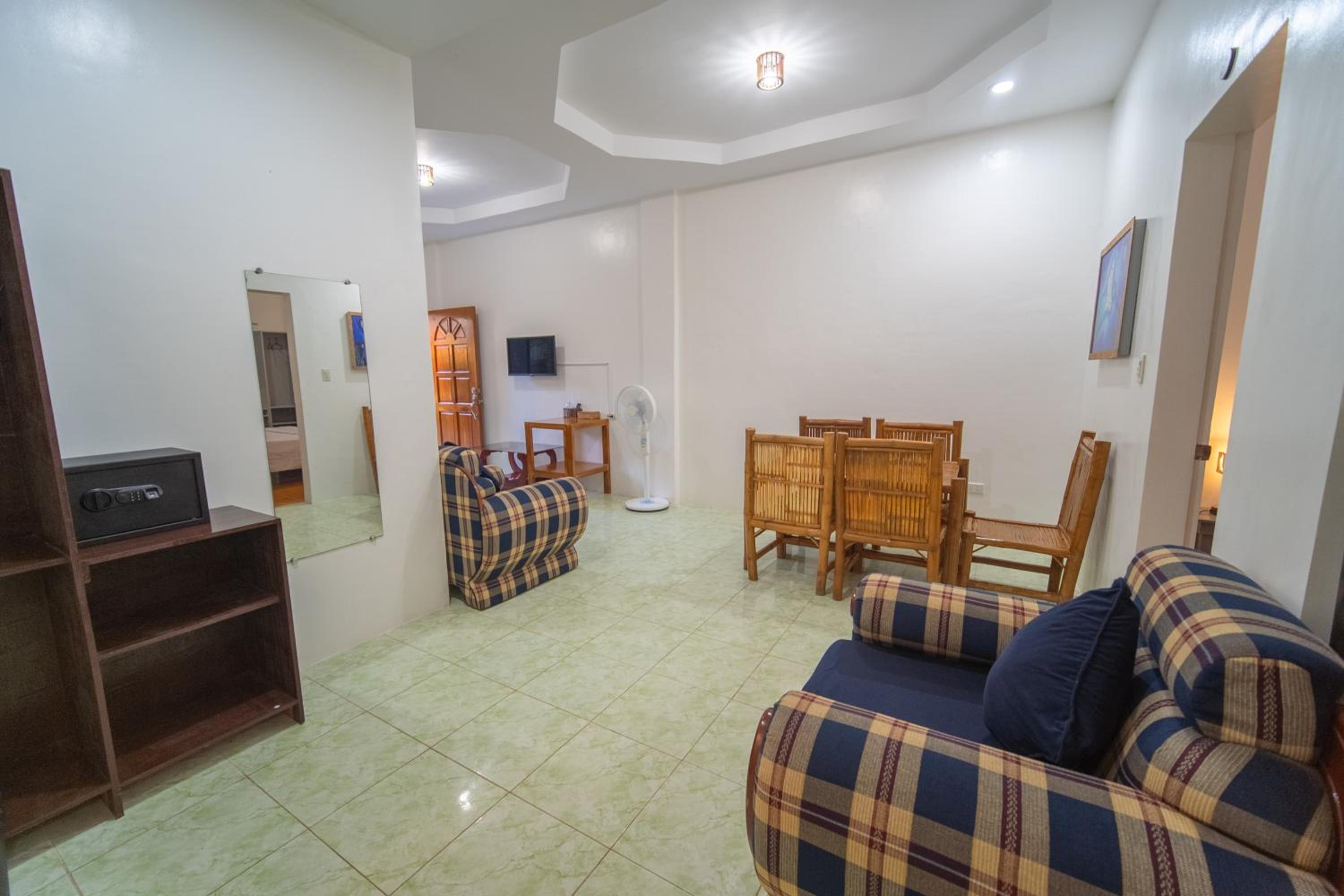 Apartment with Garden View - Photo 47