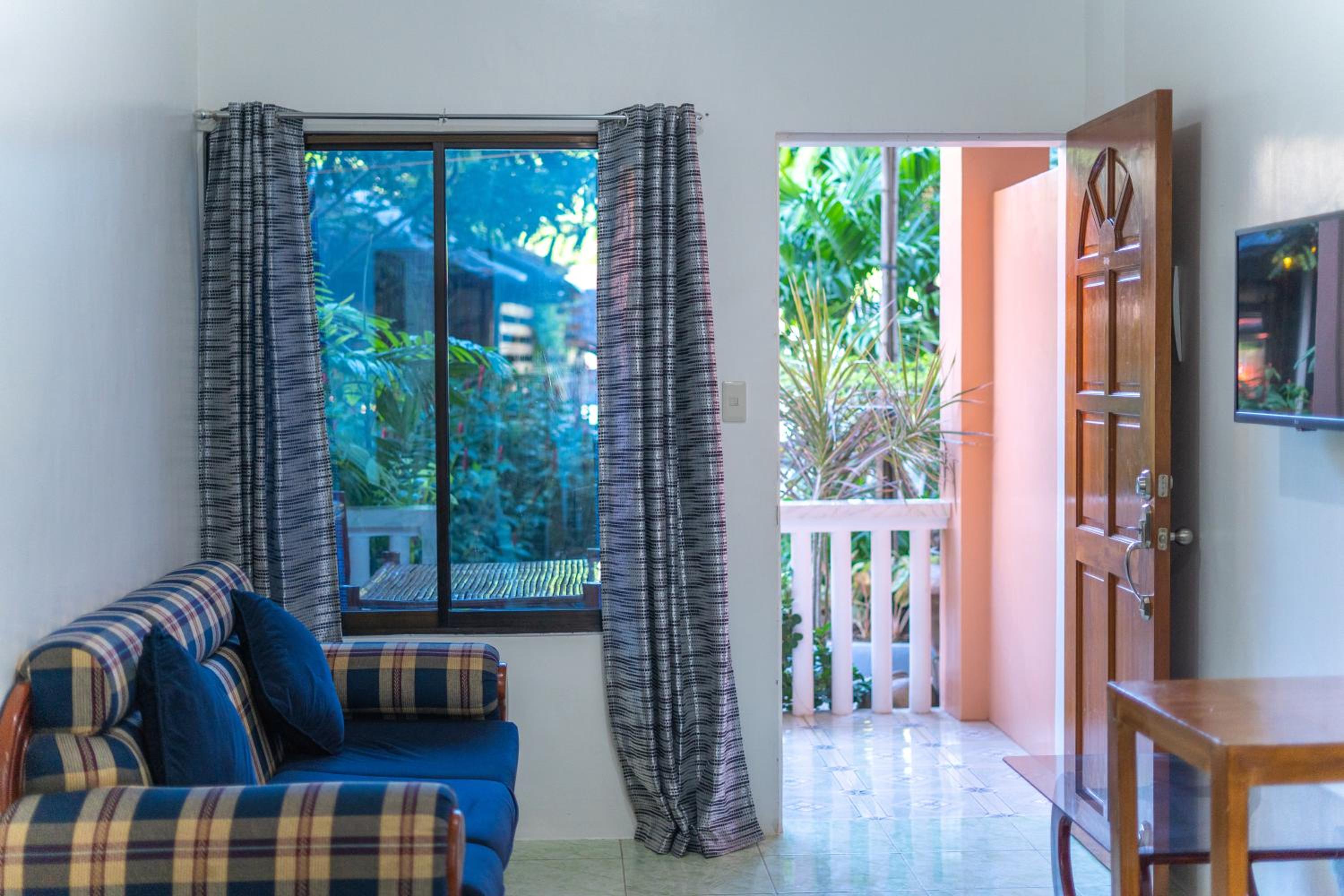 Apartment with Garden View - Photo 42