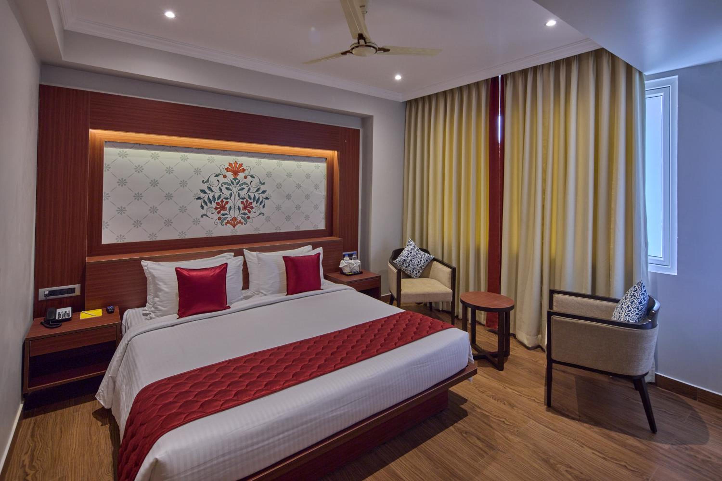 Deluxe Double Room - Photo 11