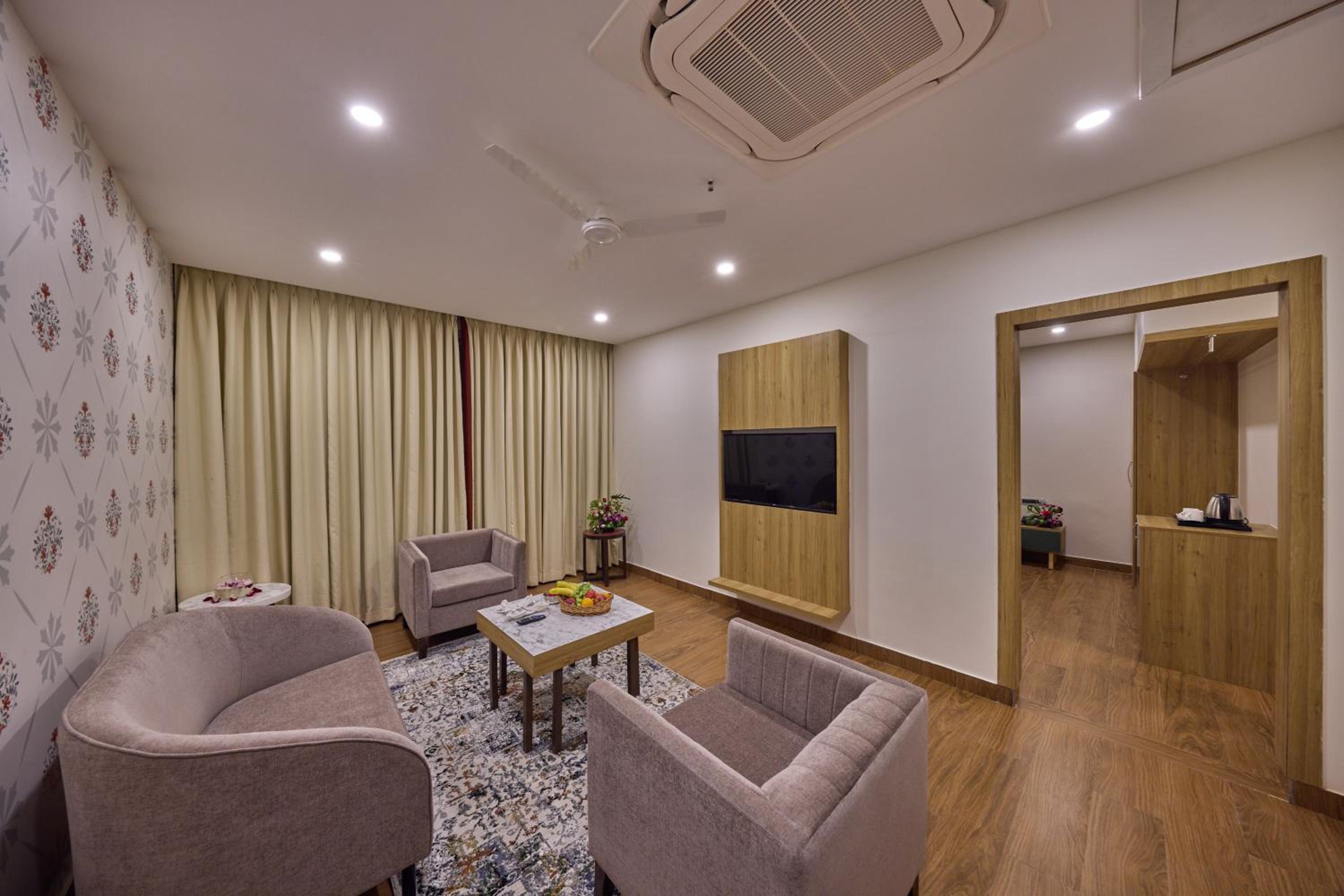 Suite - Photo 6
