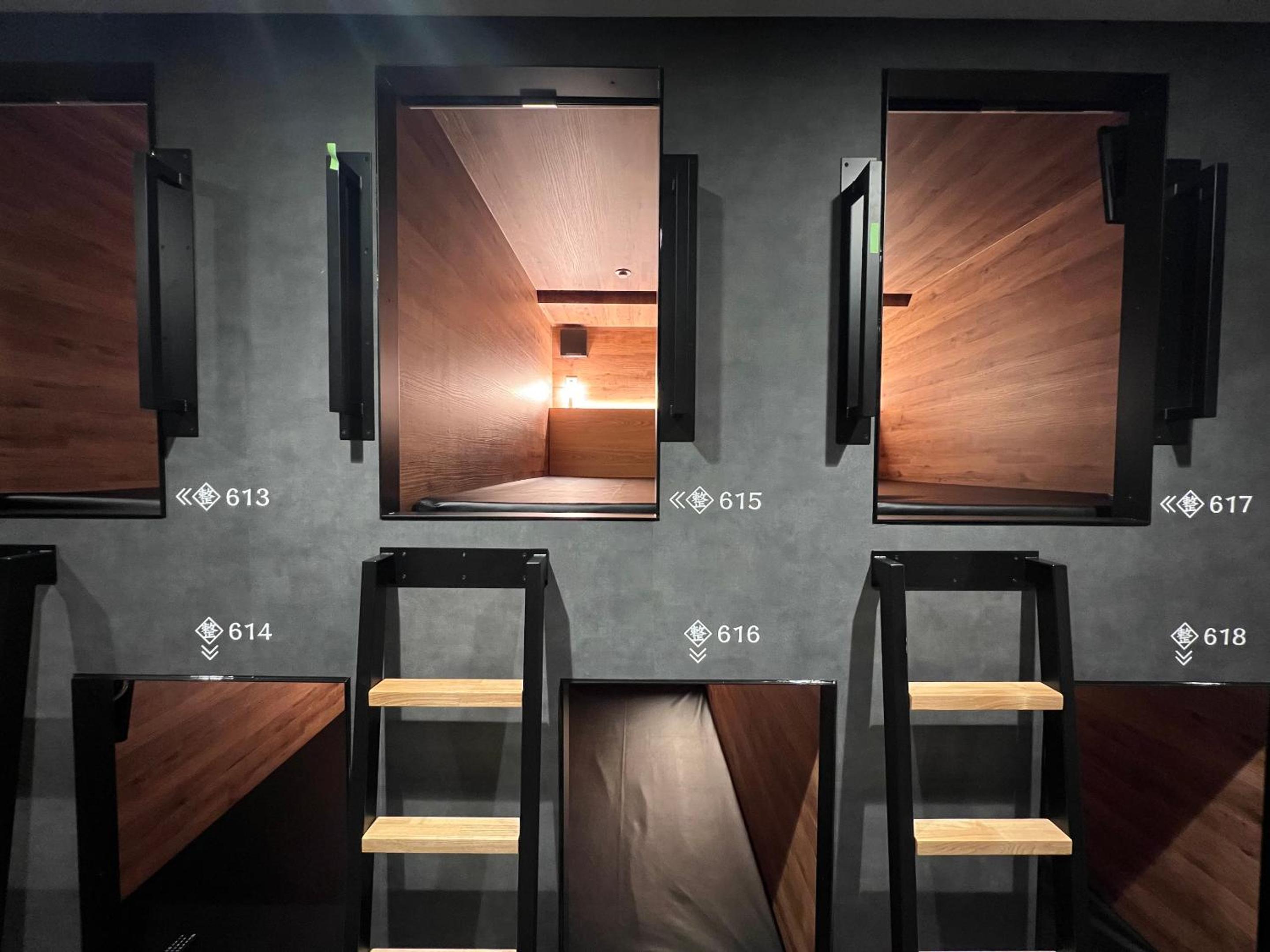 Capsule Room for Male (Upper Floor) photo 2