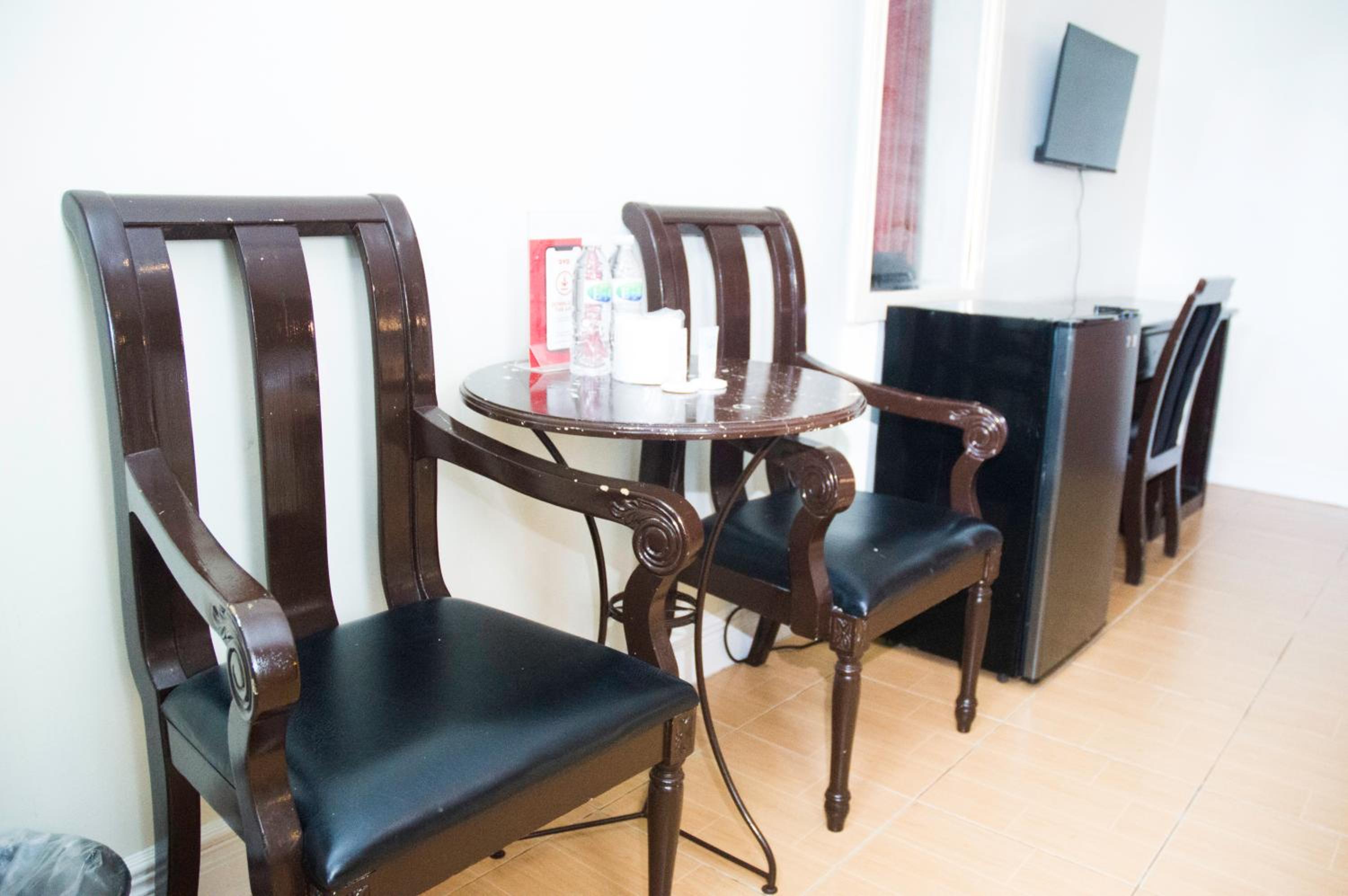 Executive Suite A - Photo 5