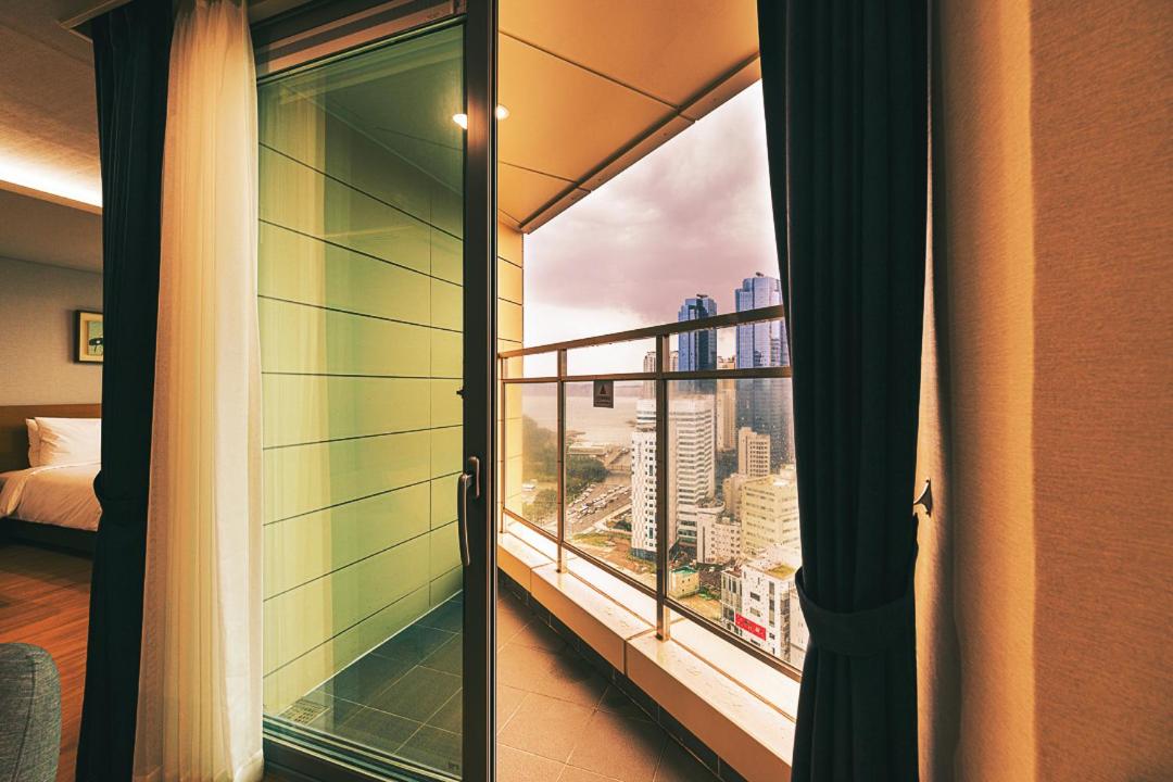 Twin Room With City View photo 2