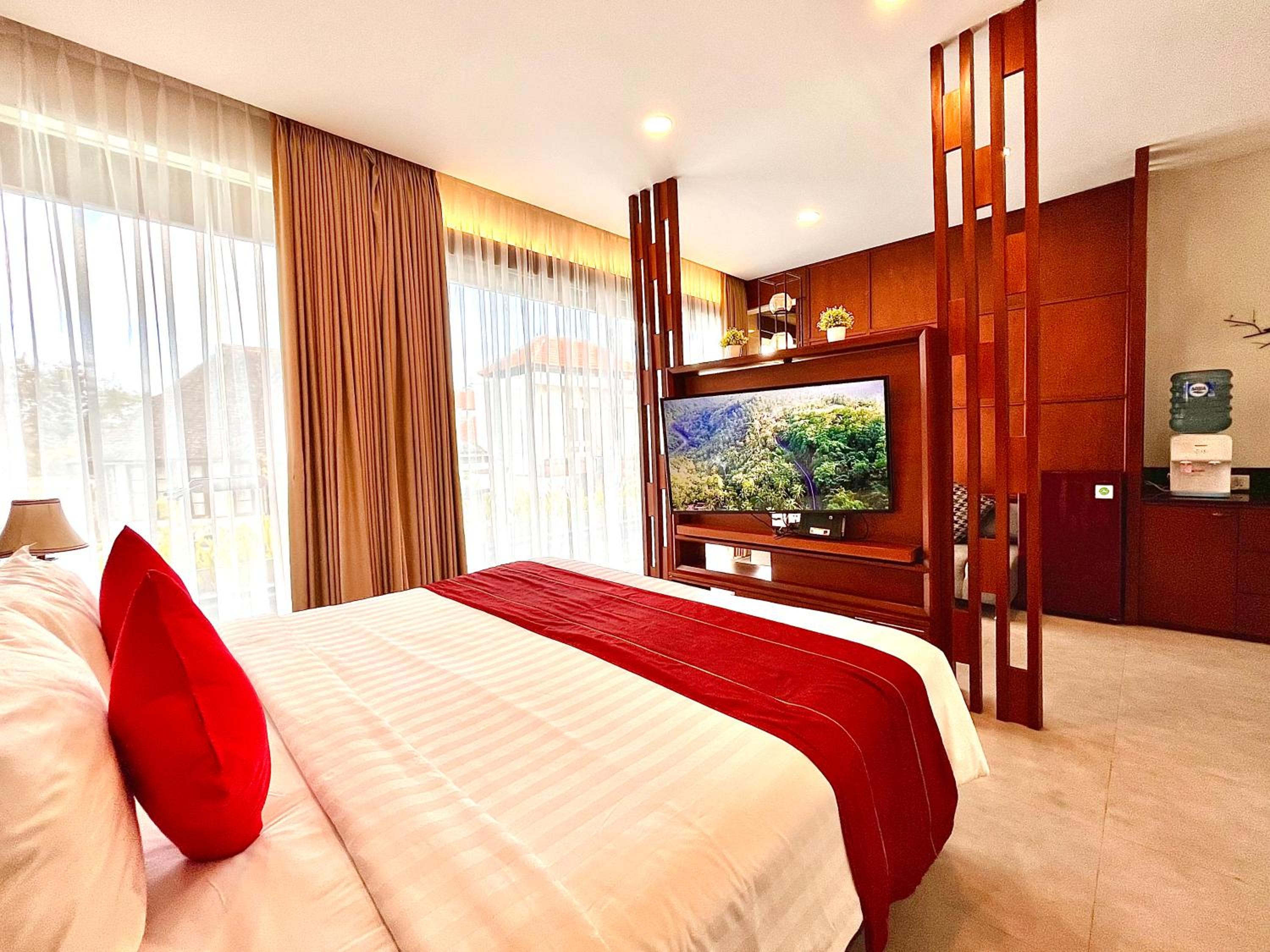 Suite One-Bedroom Villa with Private Pool - Photo 7