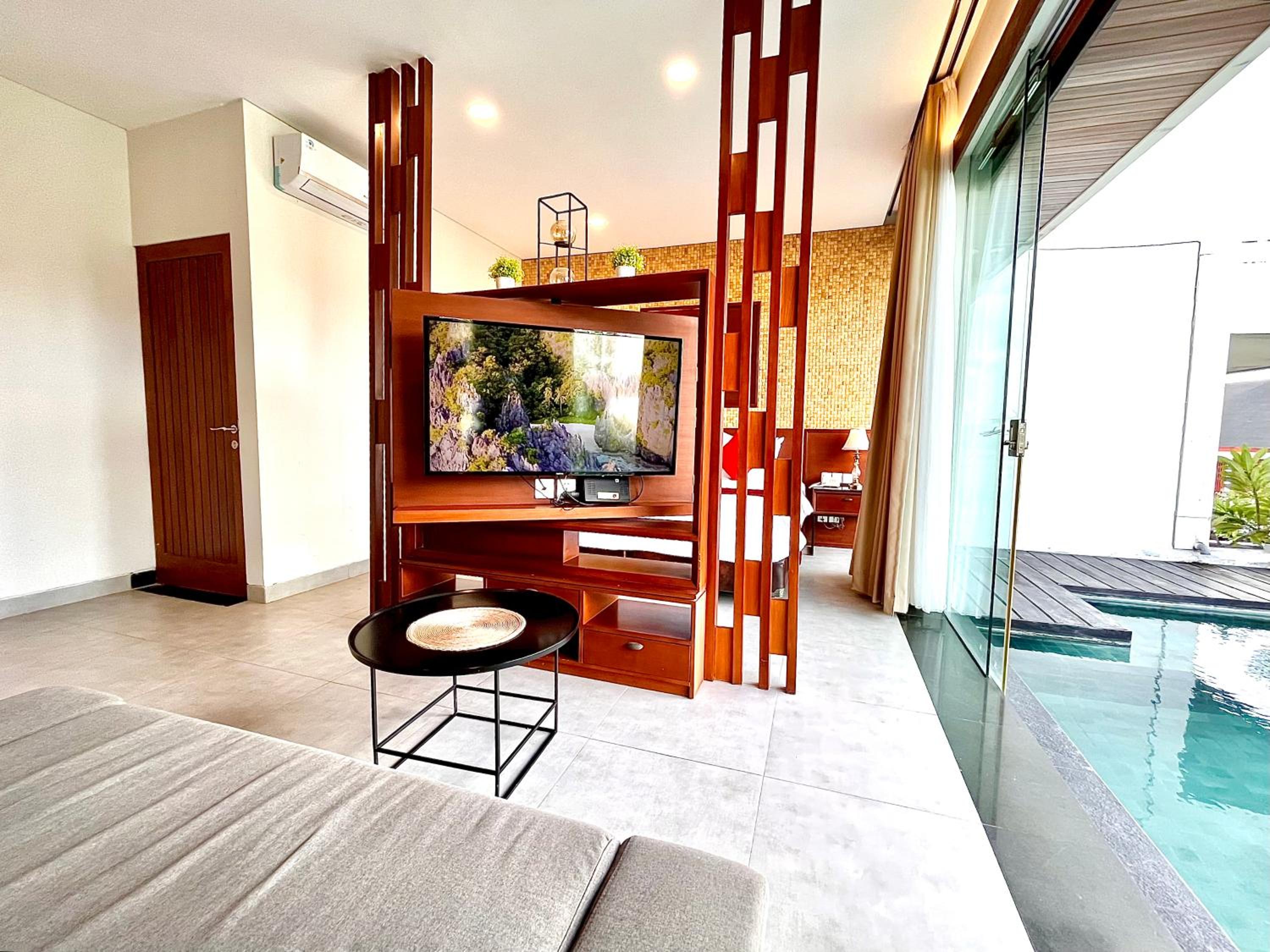 Suite One-Bedroom Villa with Private Pool - Photo 5