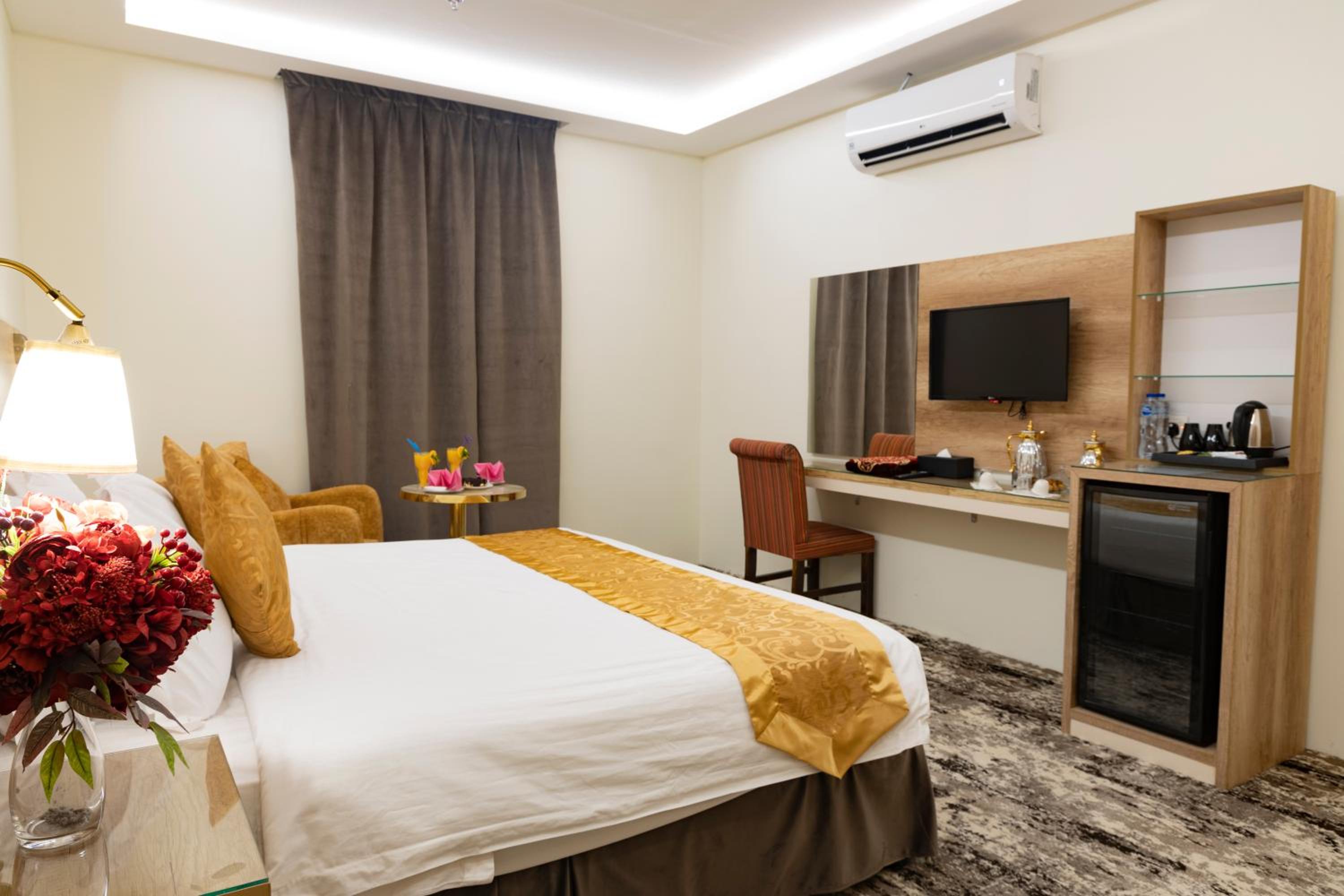 Deluxe Double Or Twin Room - Photo 17