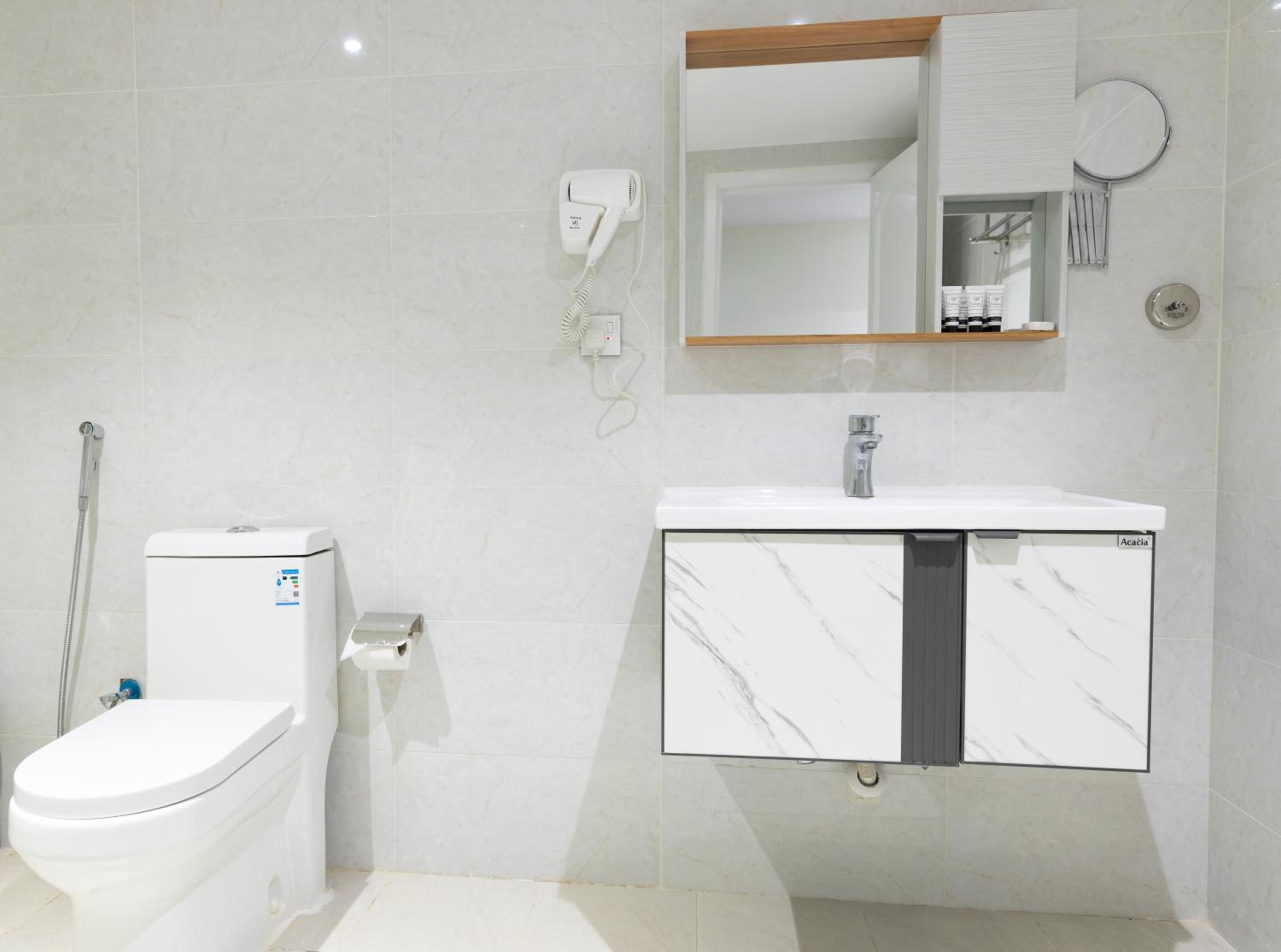 Deluxe Double Or Twin Room - Photo 16