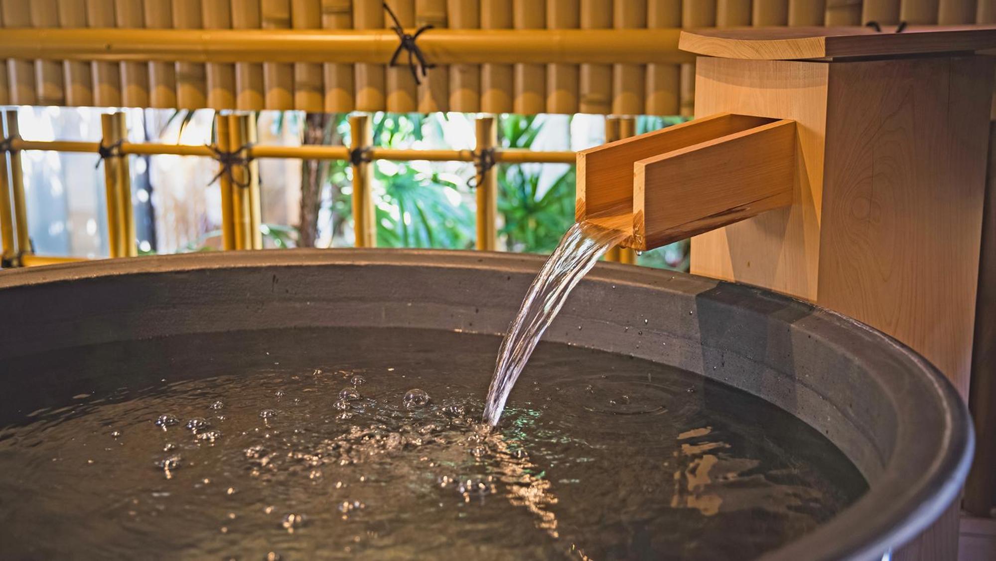 Deluxe Suite with Spa Bath photo 3