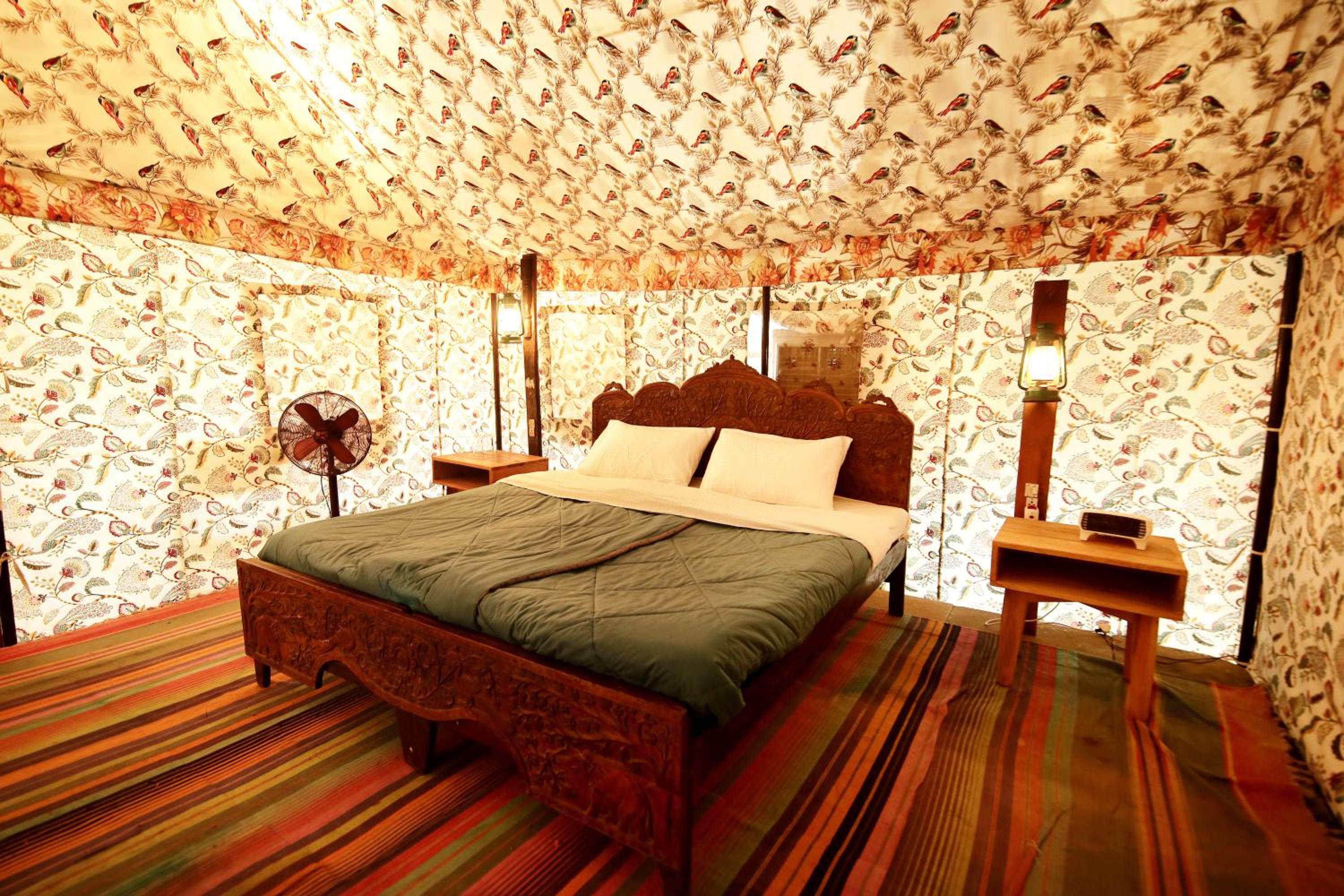 Tent Room photo 1