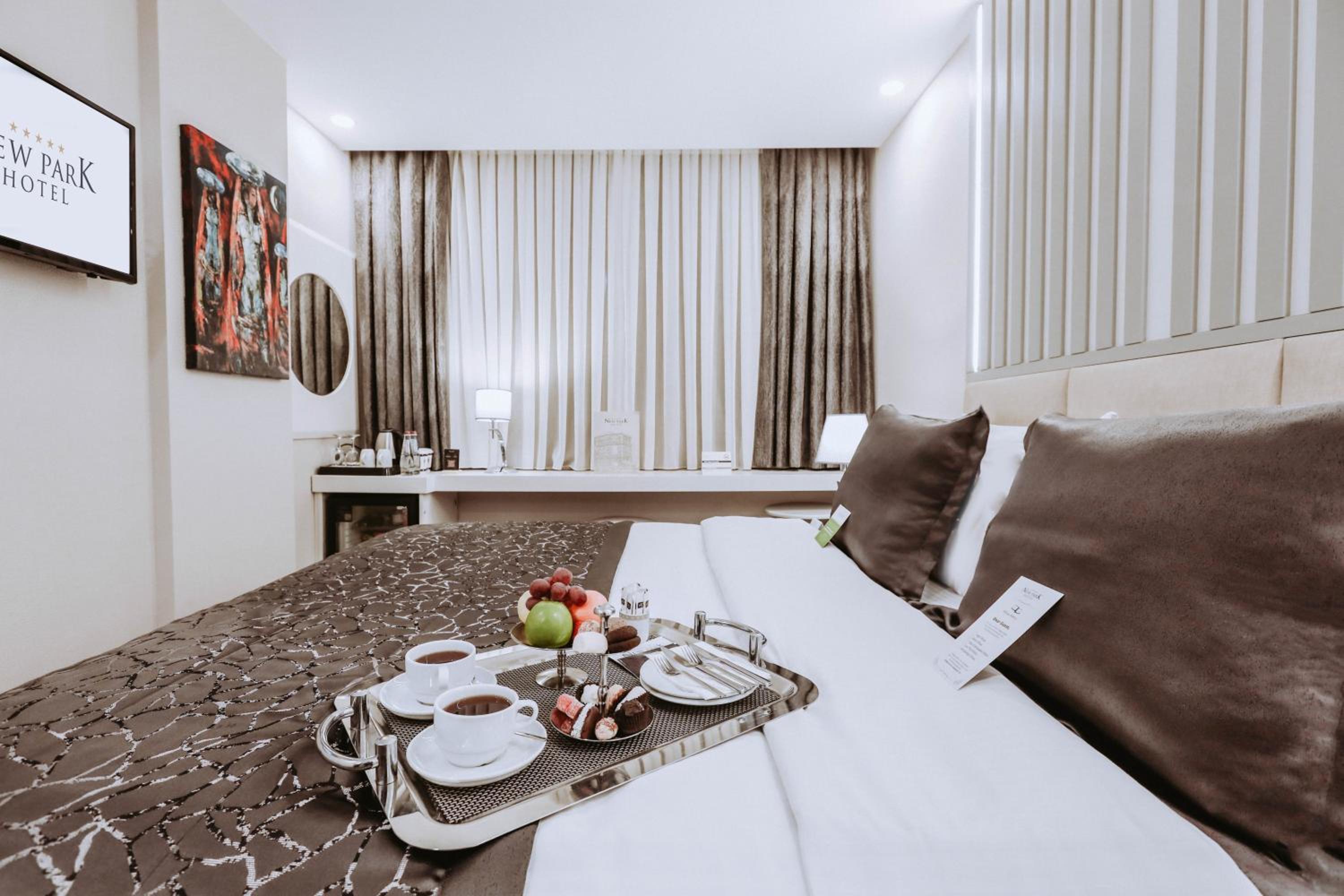 Standard Double or Twin Room - Photo 5
