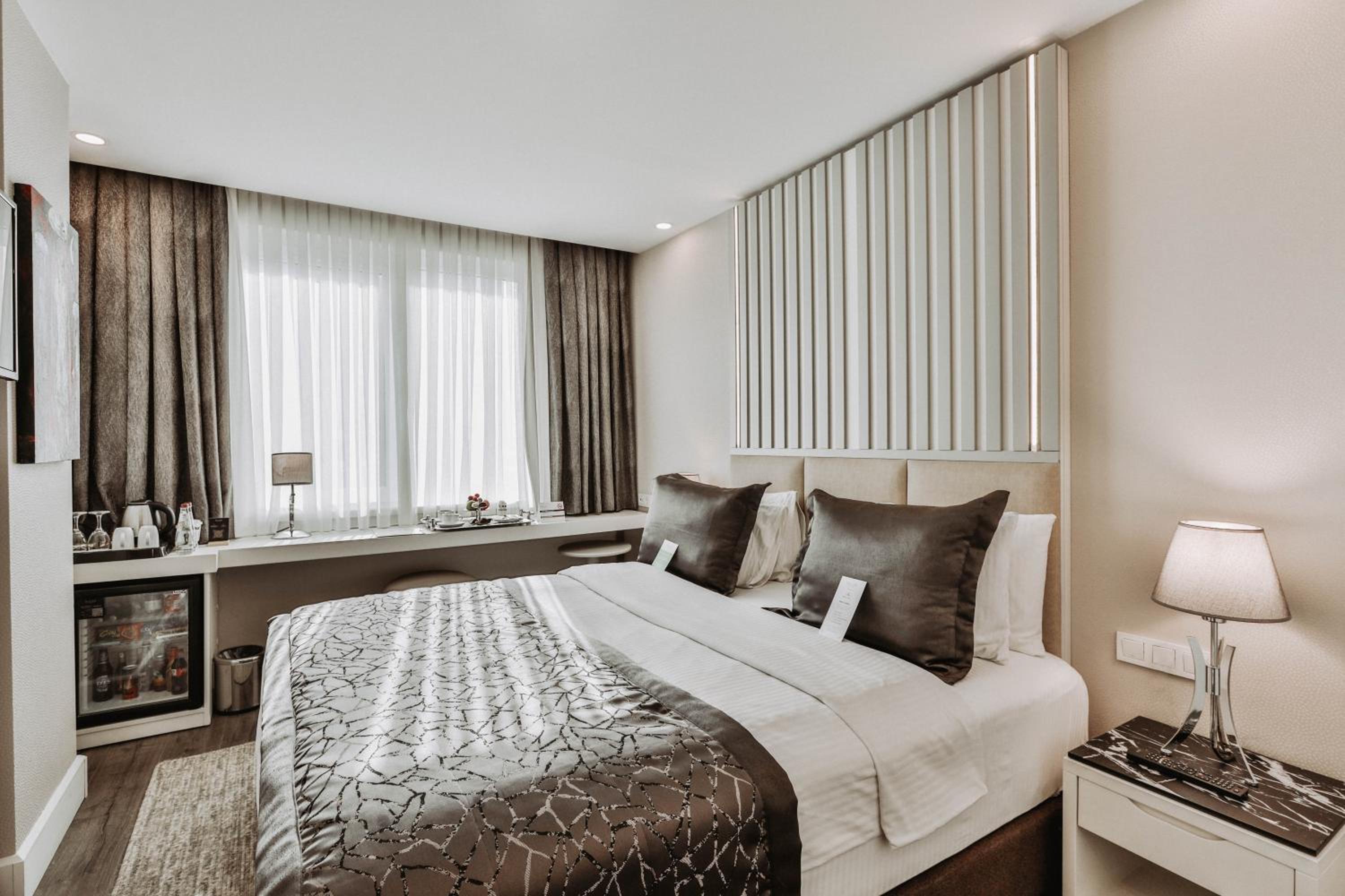 Standard Double or Twin Room - Photo 2