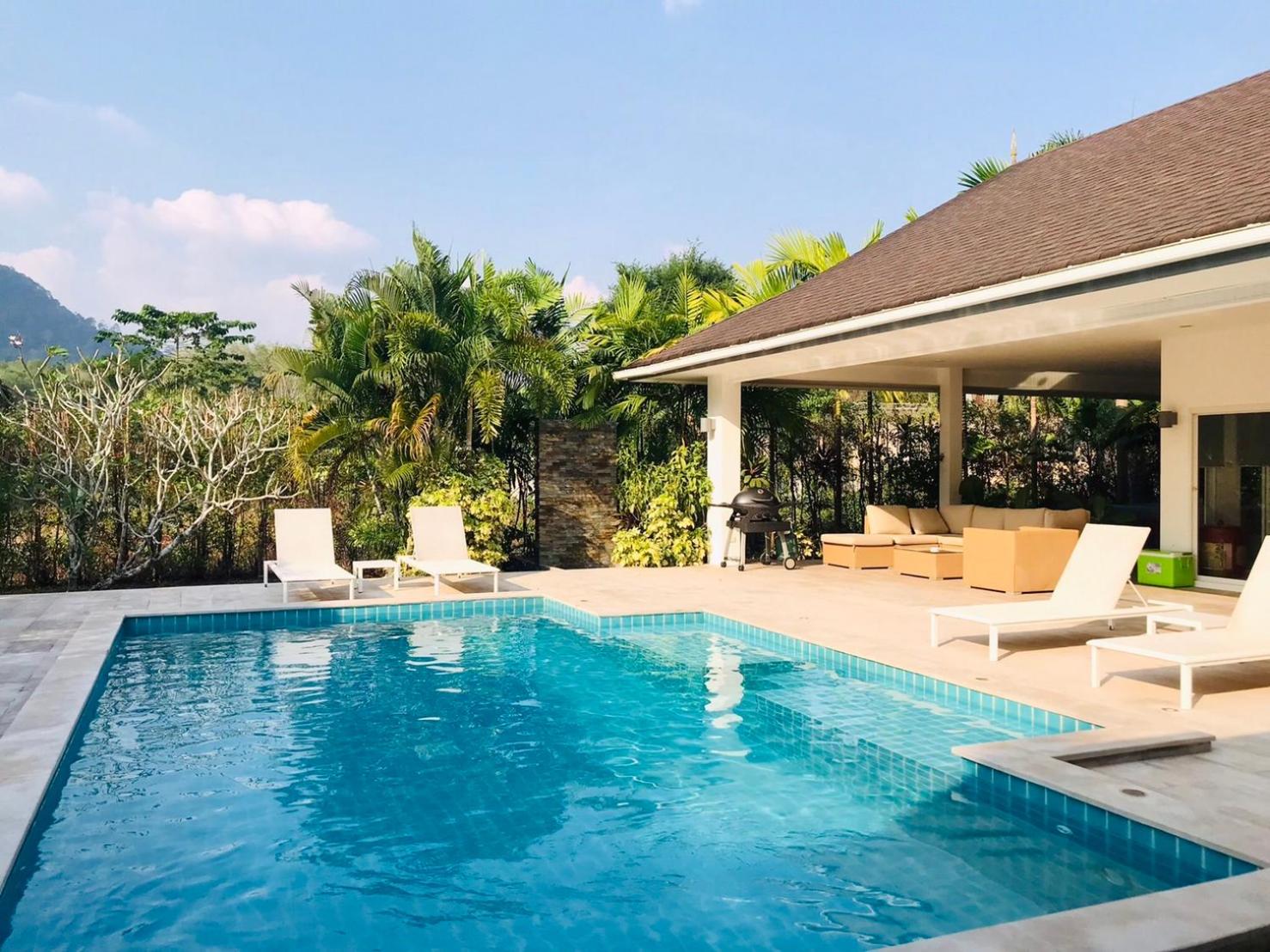 Villa with Private Pool - Photo 6