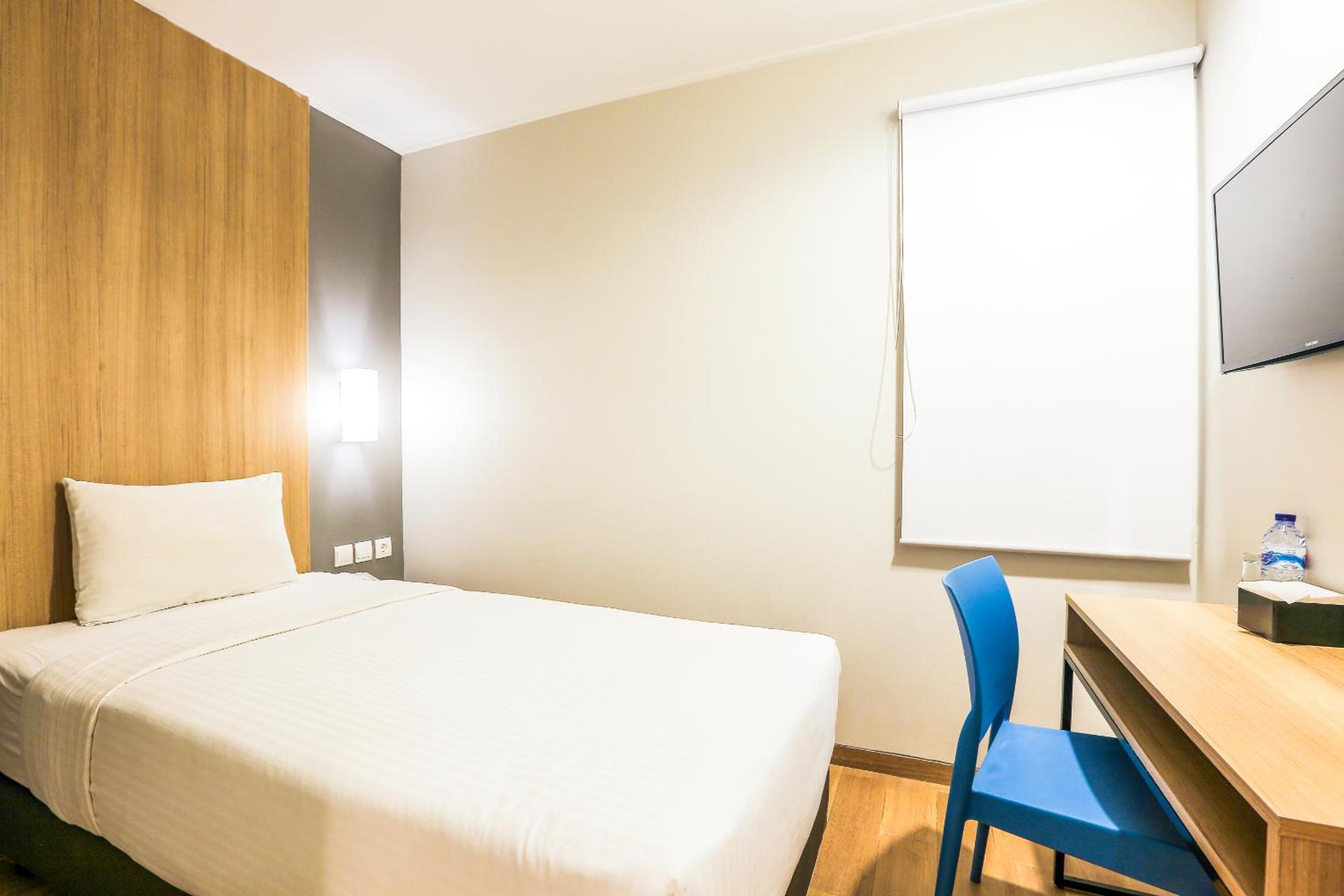 Small Single Room photo 2
