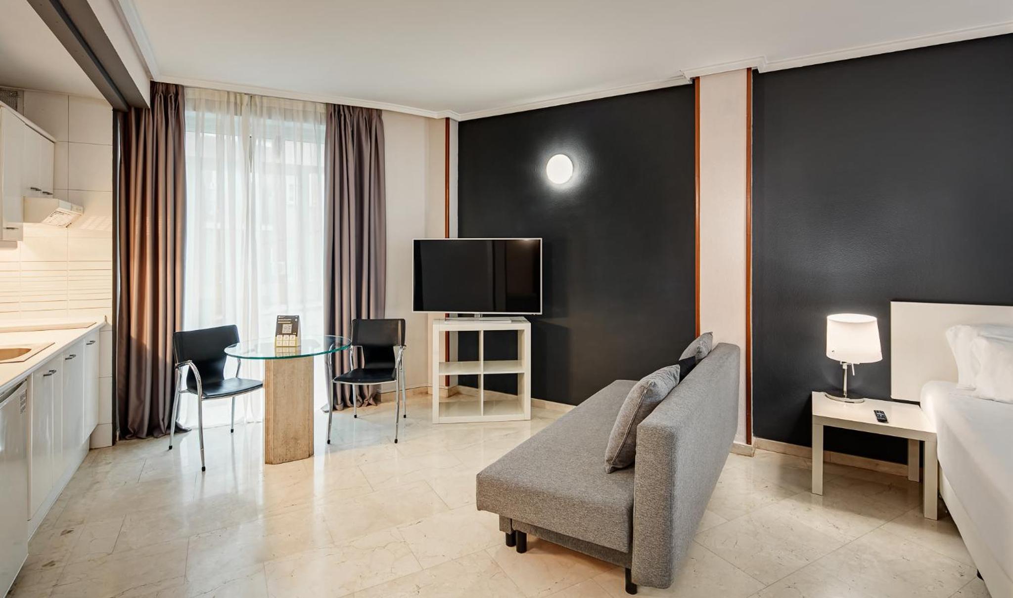 Studio Apartment photo 3