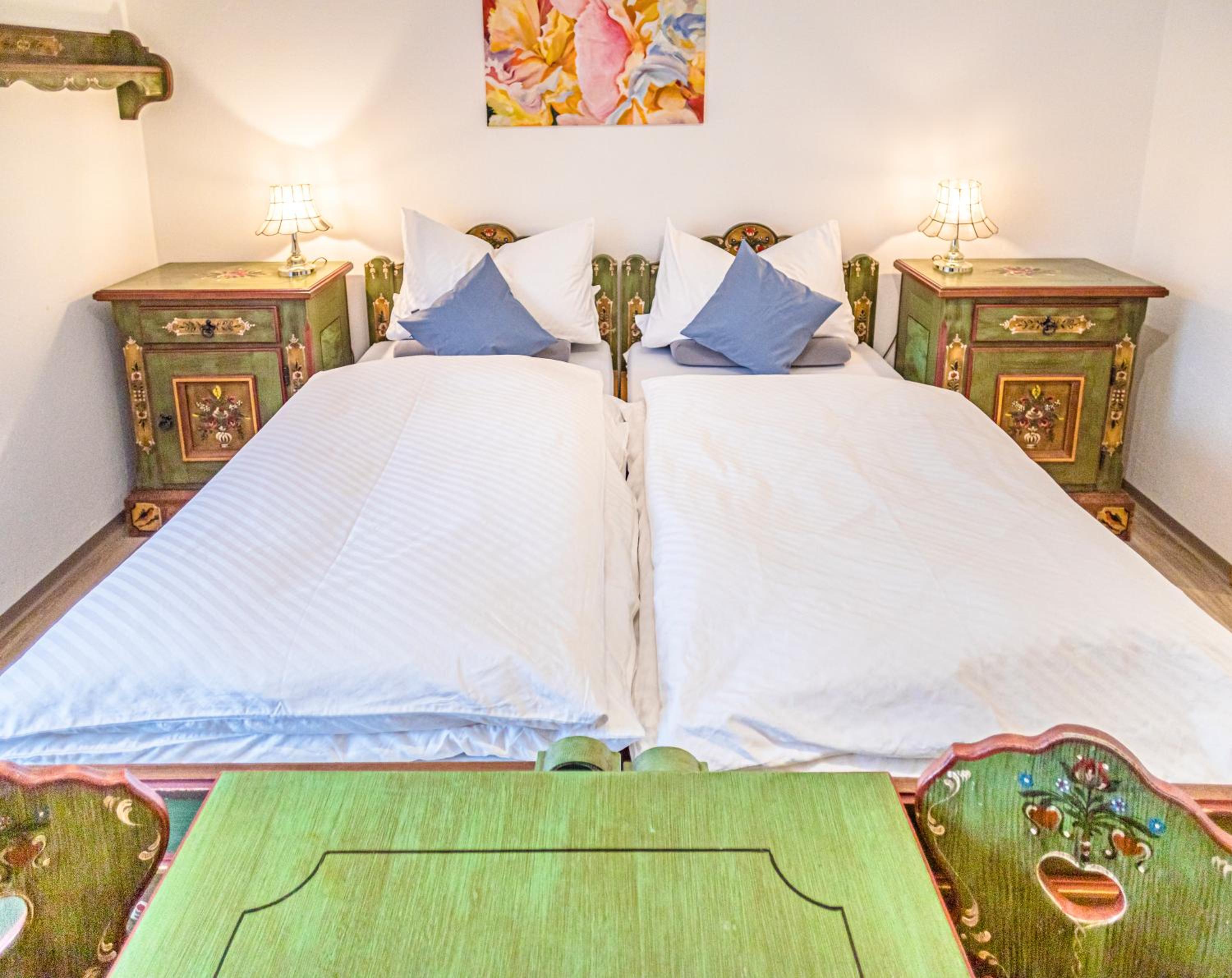 Twin Room - Photo 18
