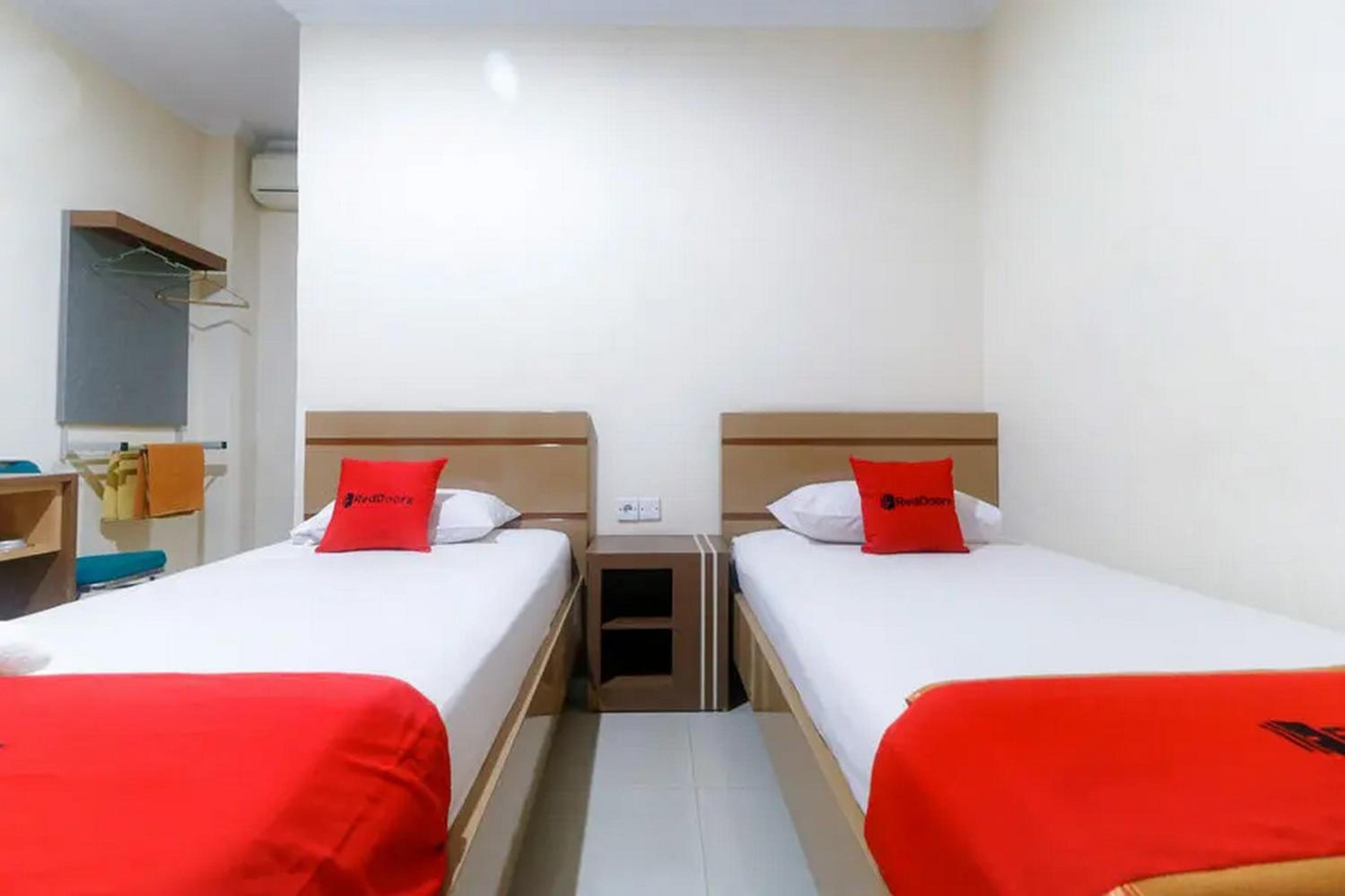 Twin Room - Photo 1