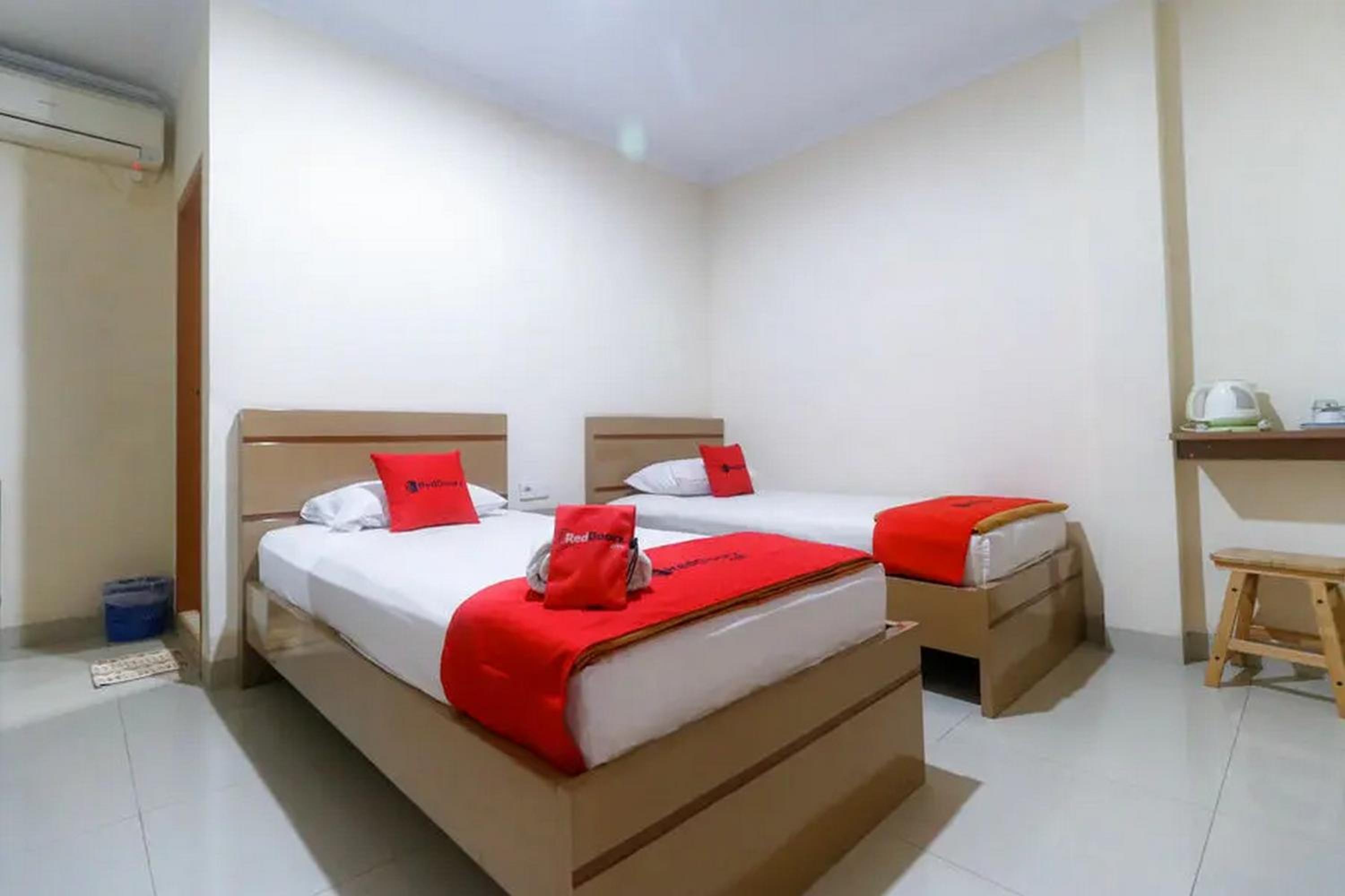 Twin Room - Photo 2