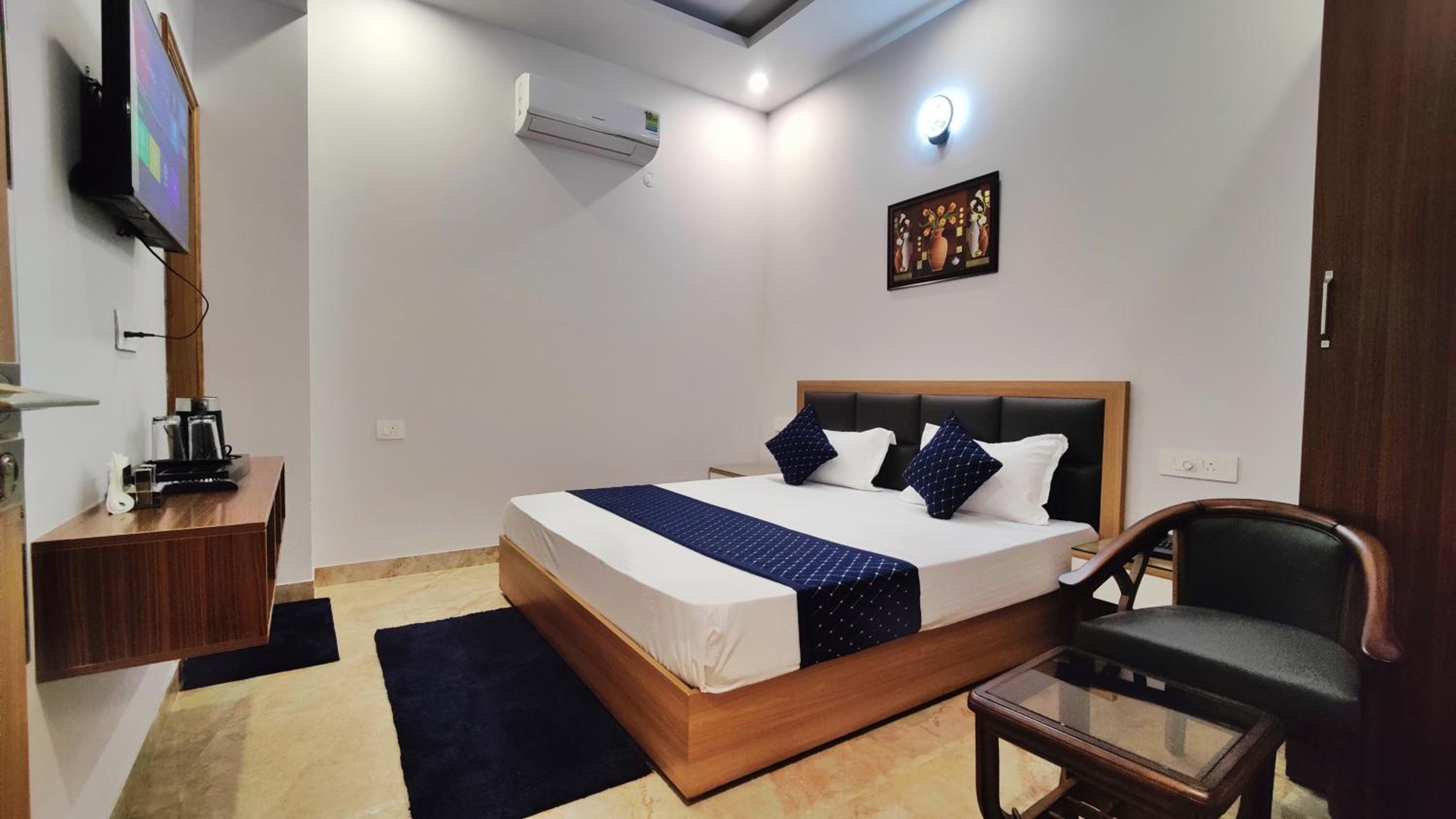 Deluxe Room - Photo 3