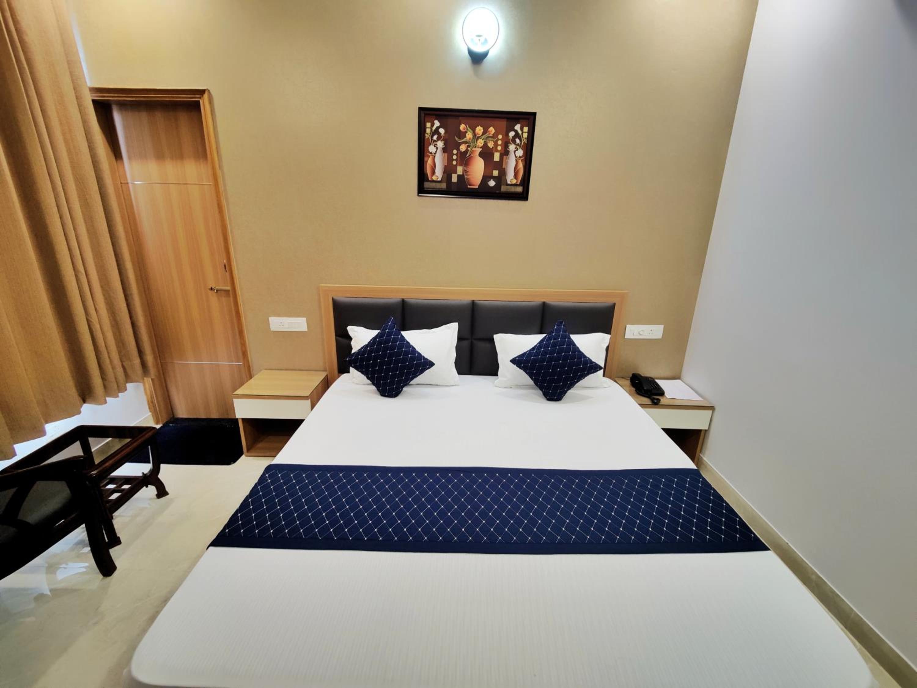 Deluxe Room - Photo 7