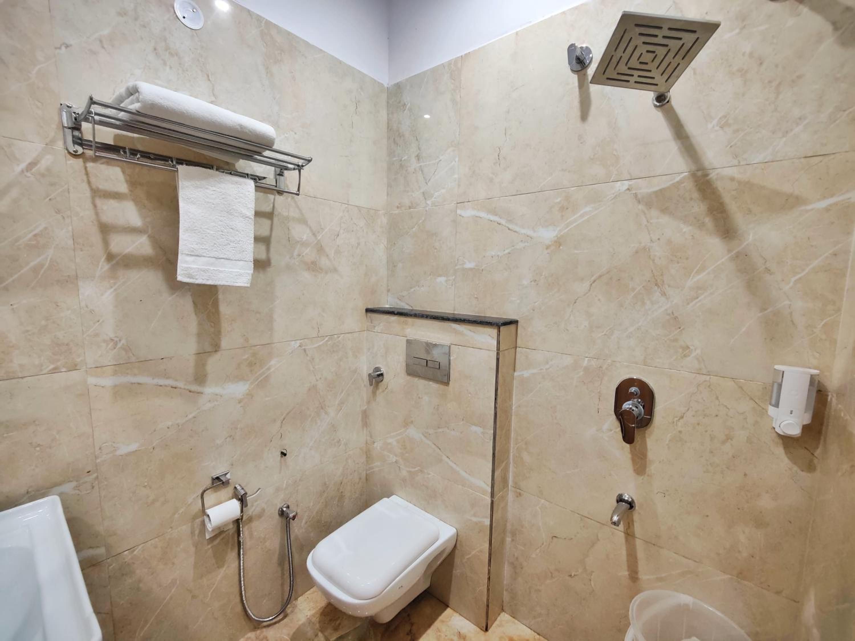 Standard Double Room - Photo 2