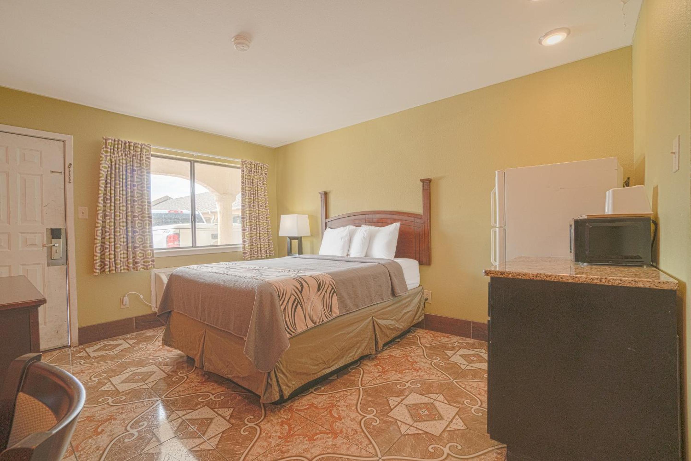 2 Bedroom Apartment without Kitchenette