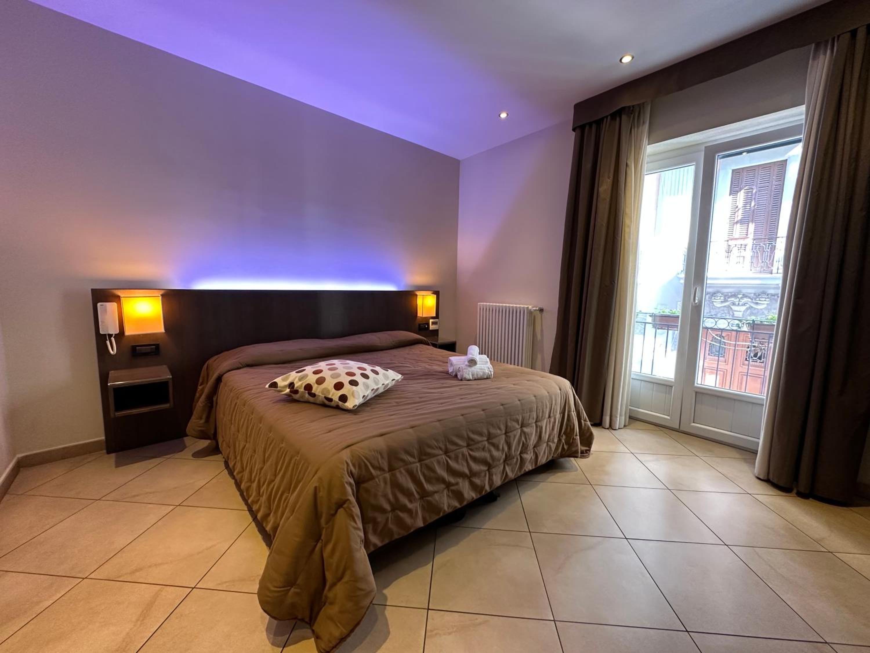 Deluxe Double or Twin Room photo 1