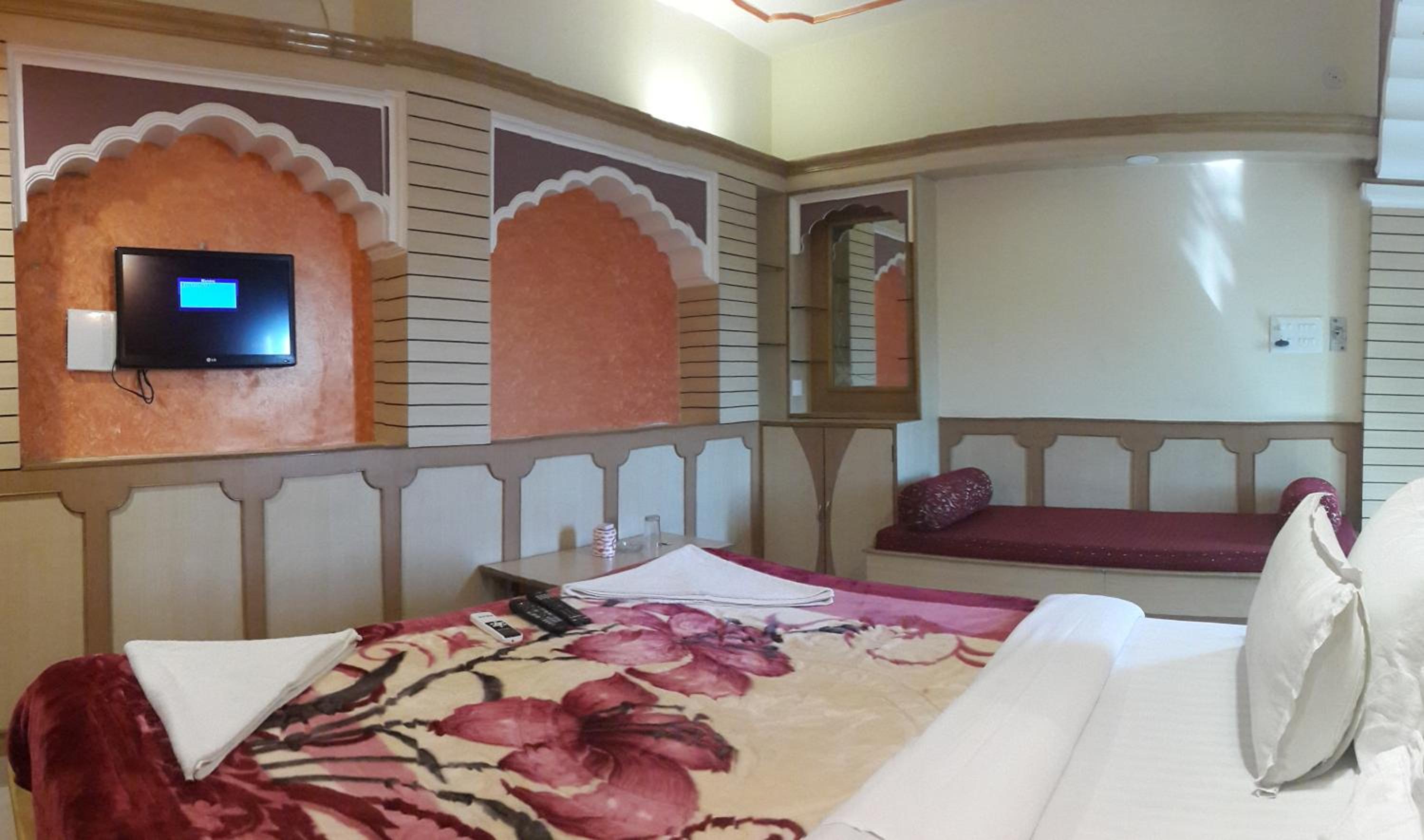 Deluxe Triple Bed Room City View - Photo 36