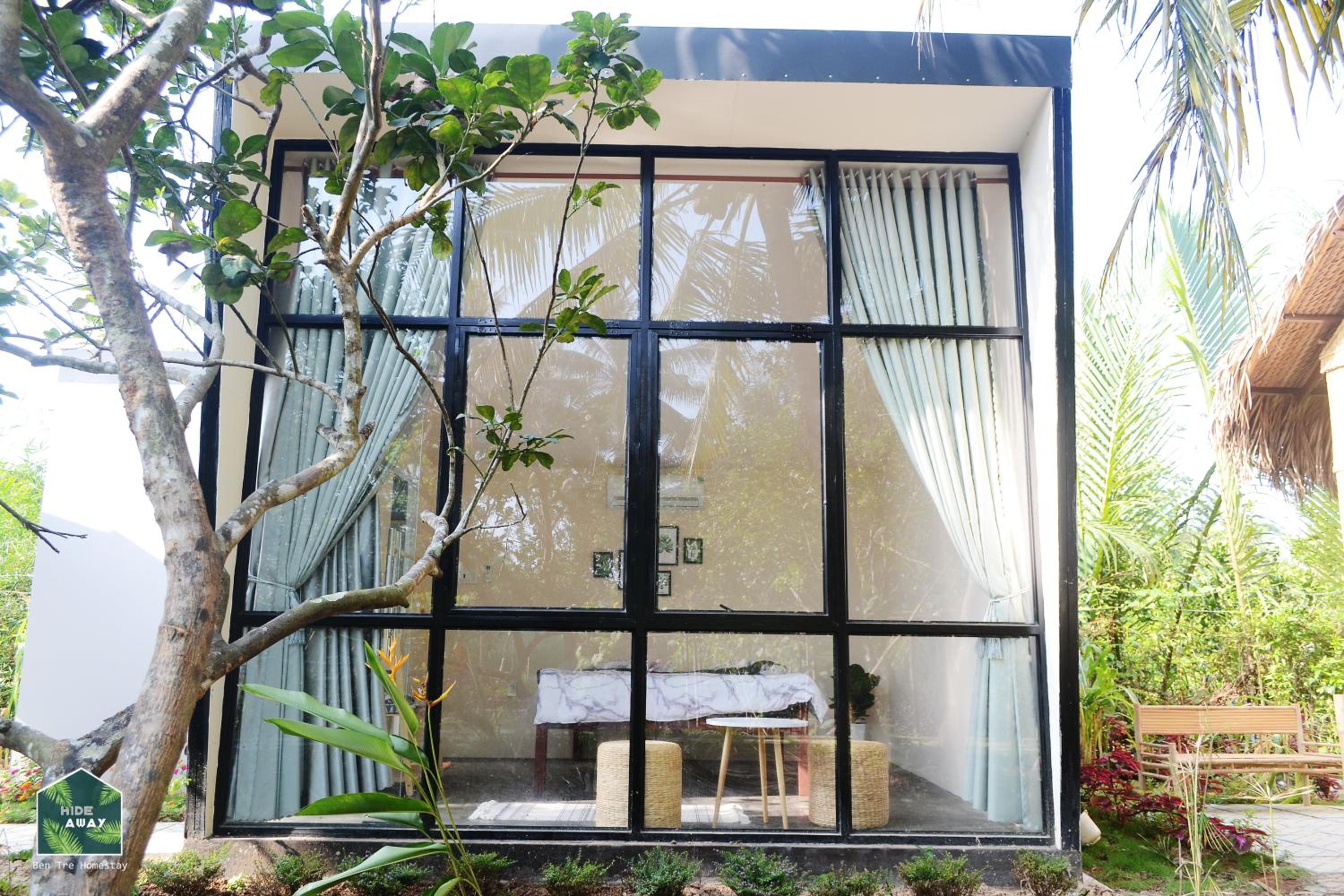 Bungalow with Garden View photo 2