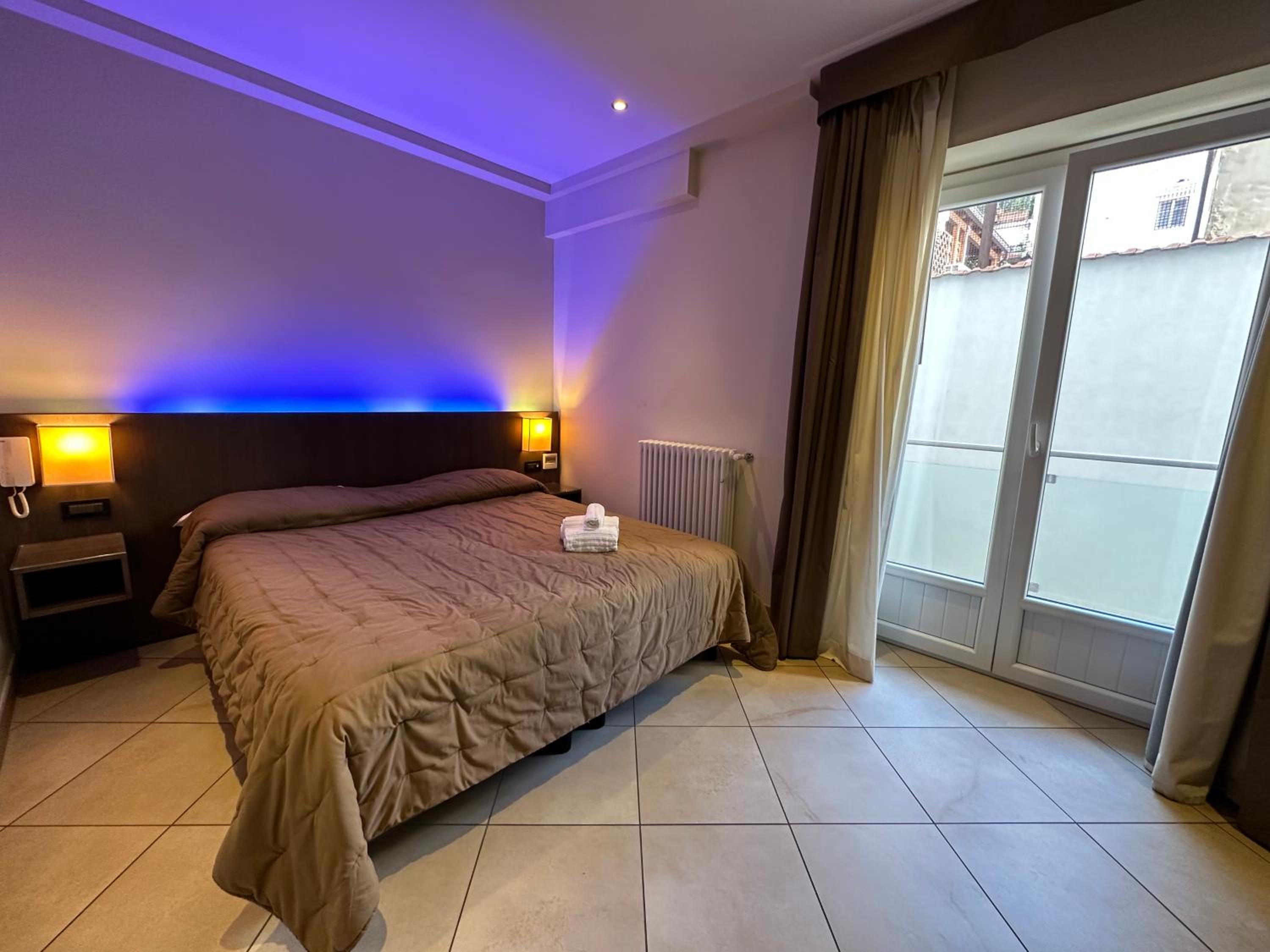 Double or Twin  Room - Disability Access photo 1