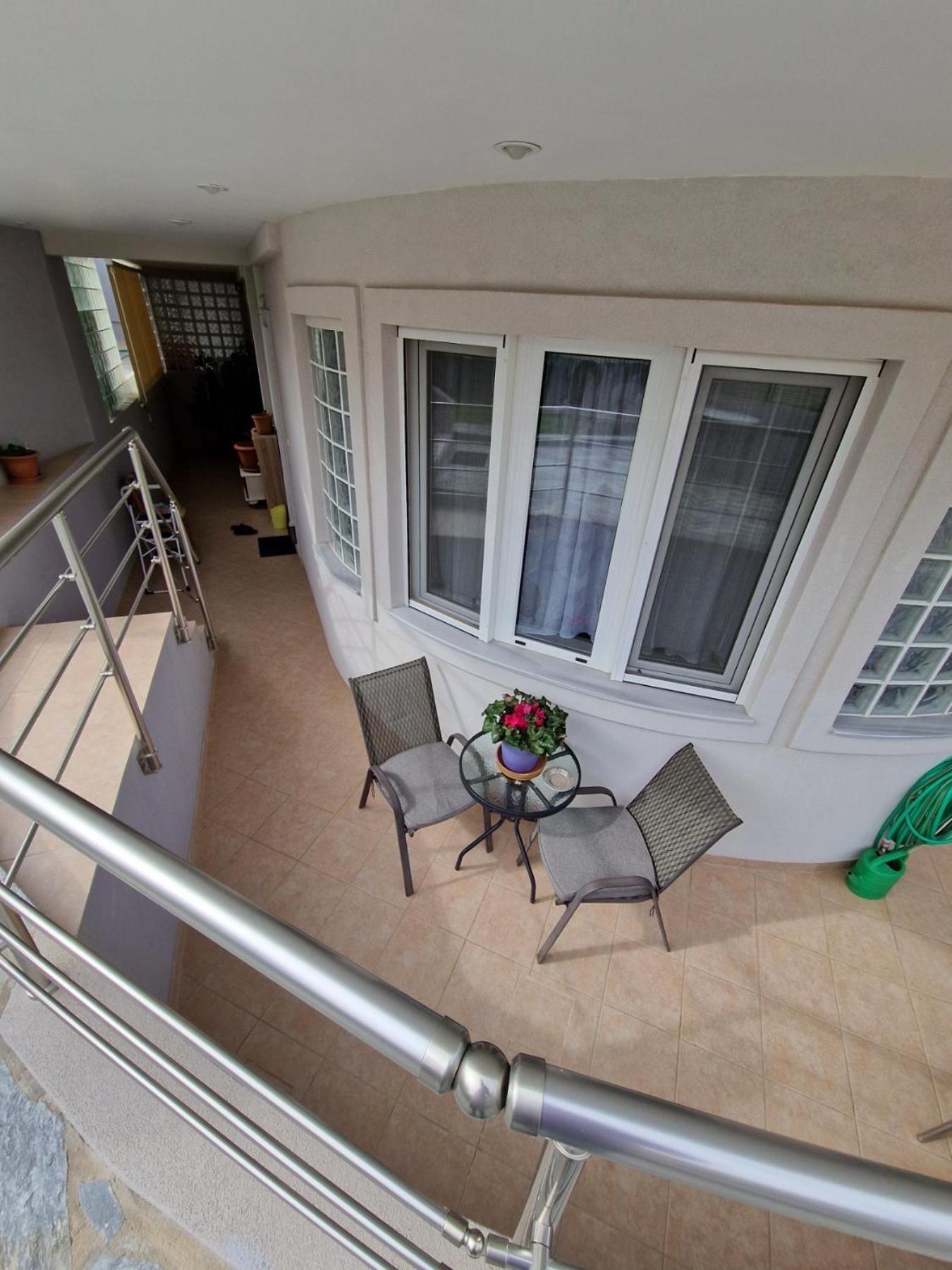 Two-Bedroom Apartment - Photo 2
