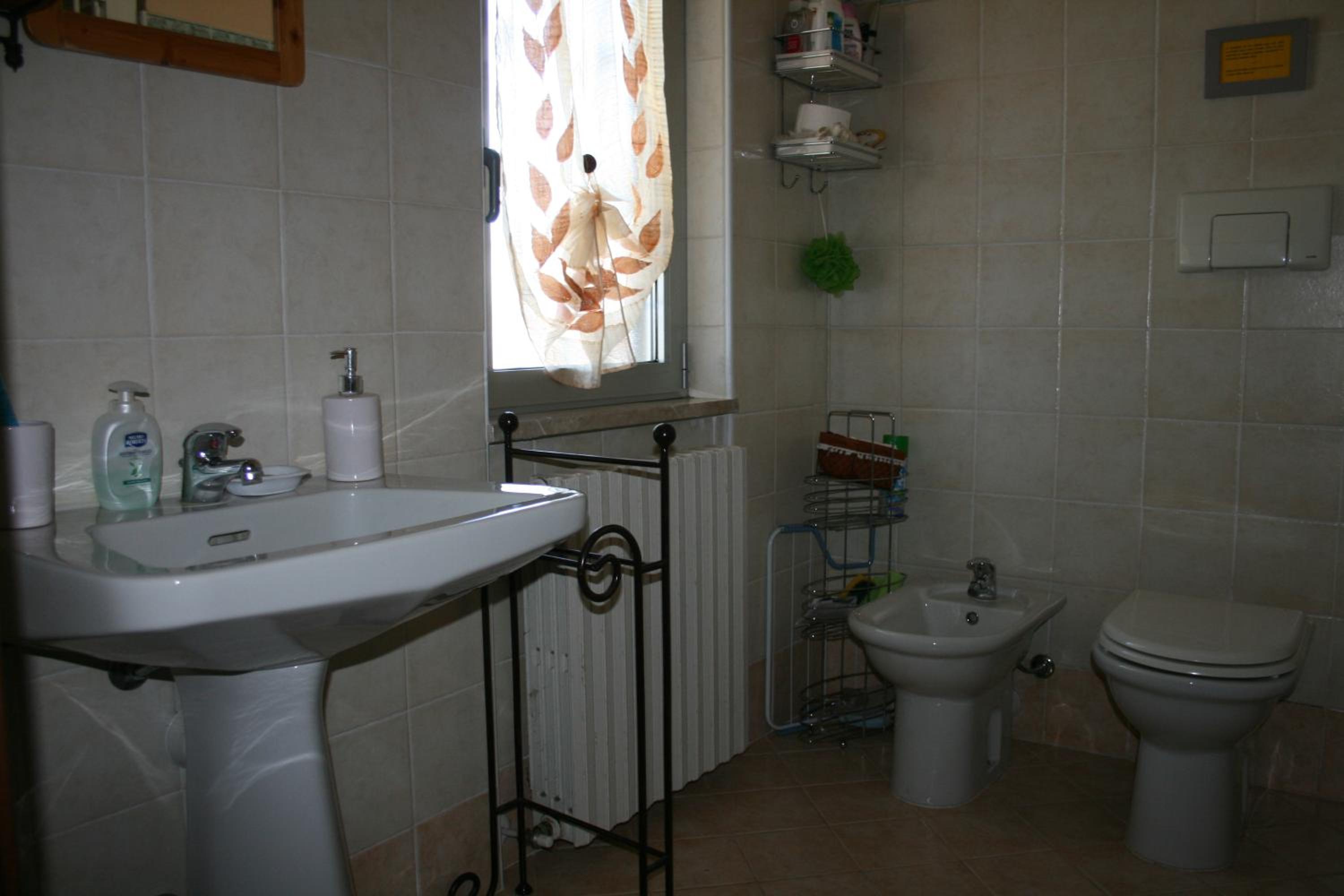 One-Bedroom Apartment - Photo 8