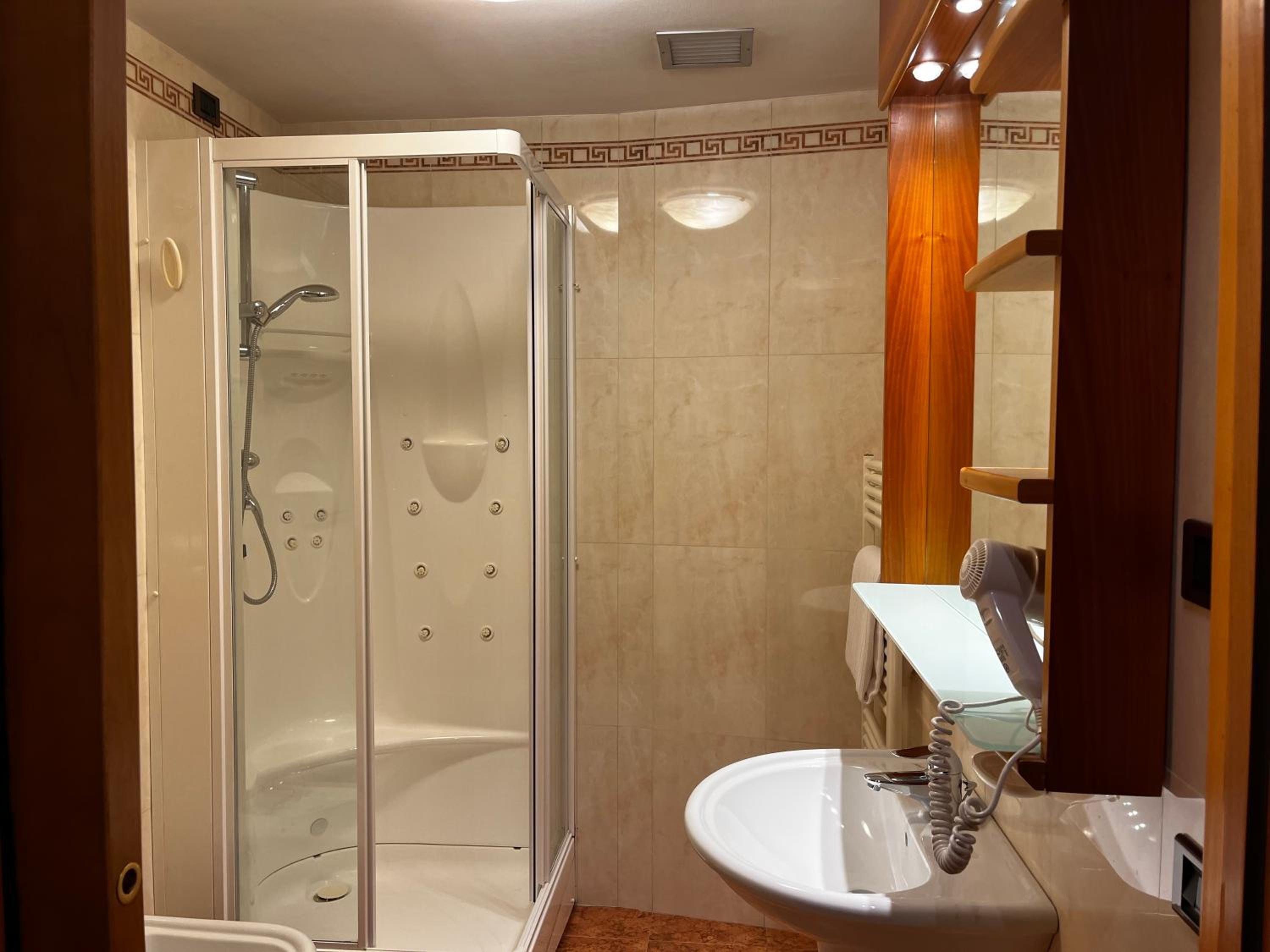 Comfort Single Room with 1 Adult Occupancy (Non Smoking) photo 3