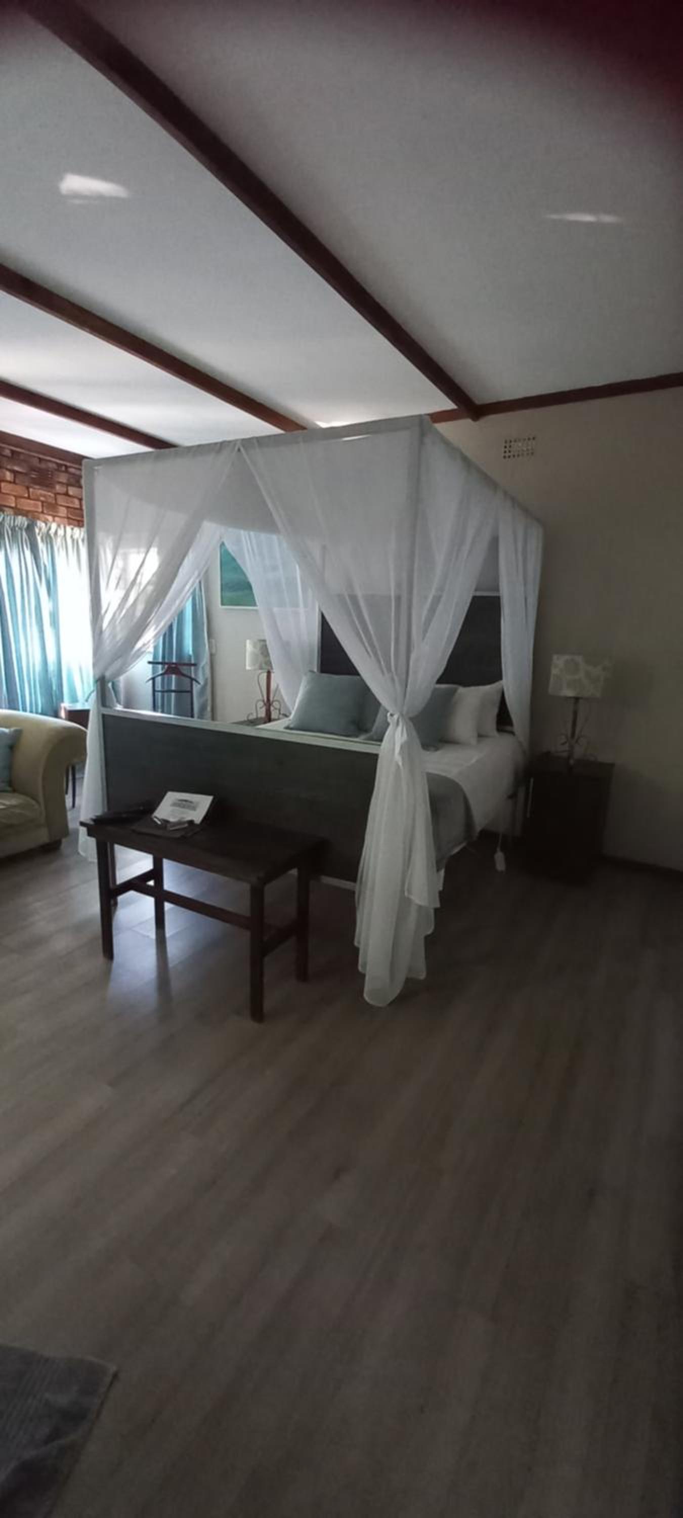 Honeymoon Suite photo 3