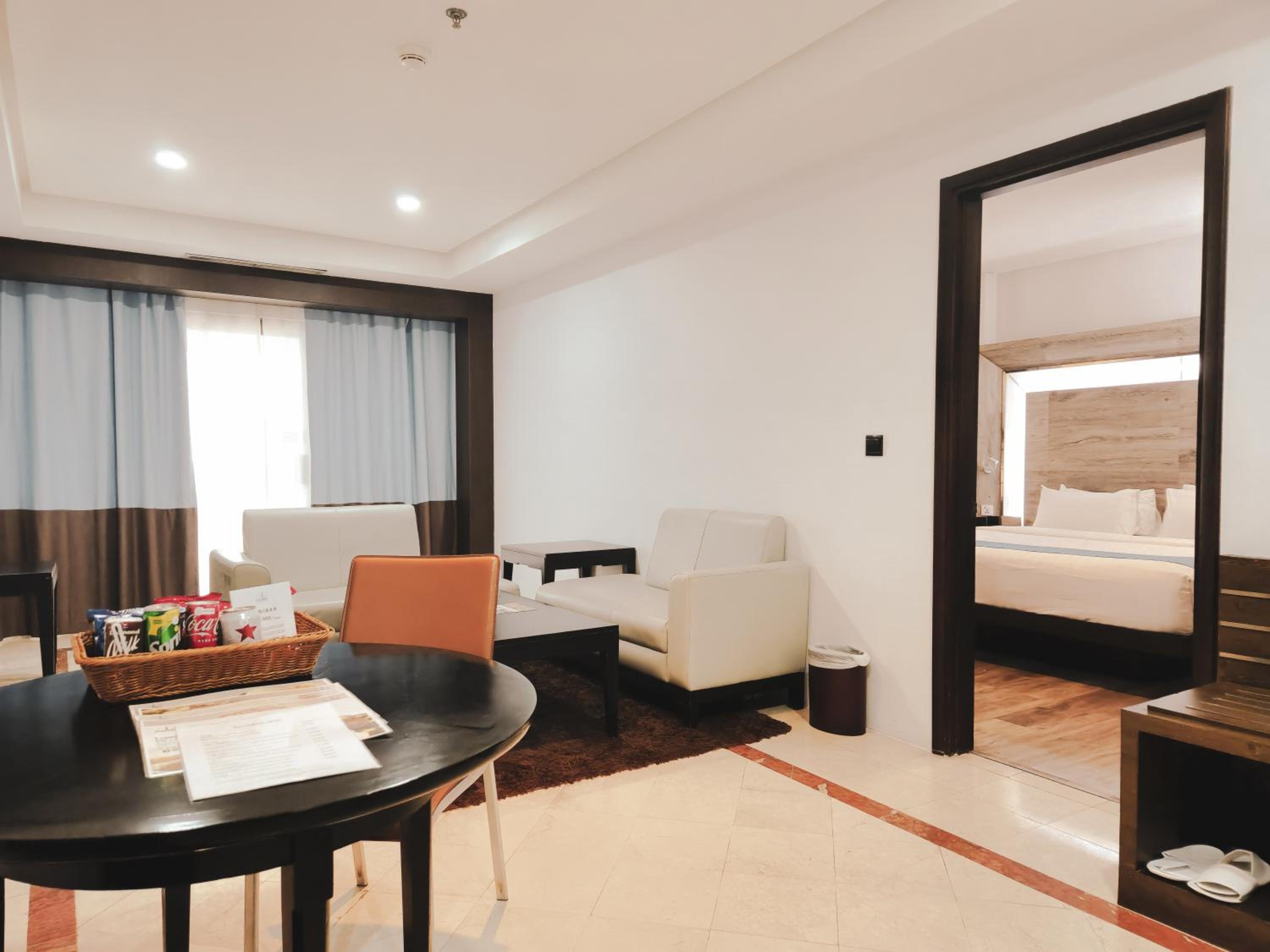 Business King Suite - Photo 2