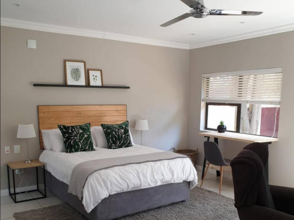 One-Bedroom Apartment photo 1