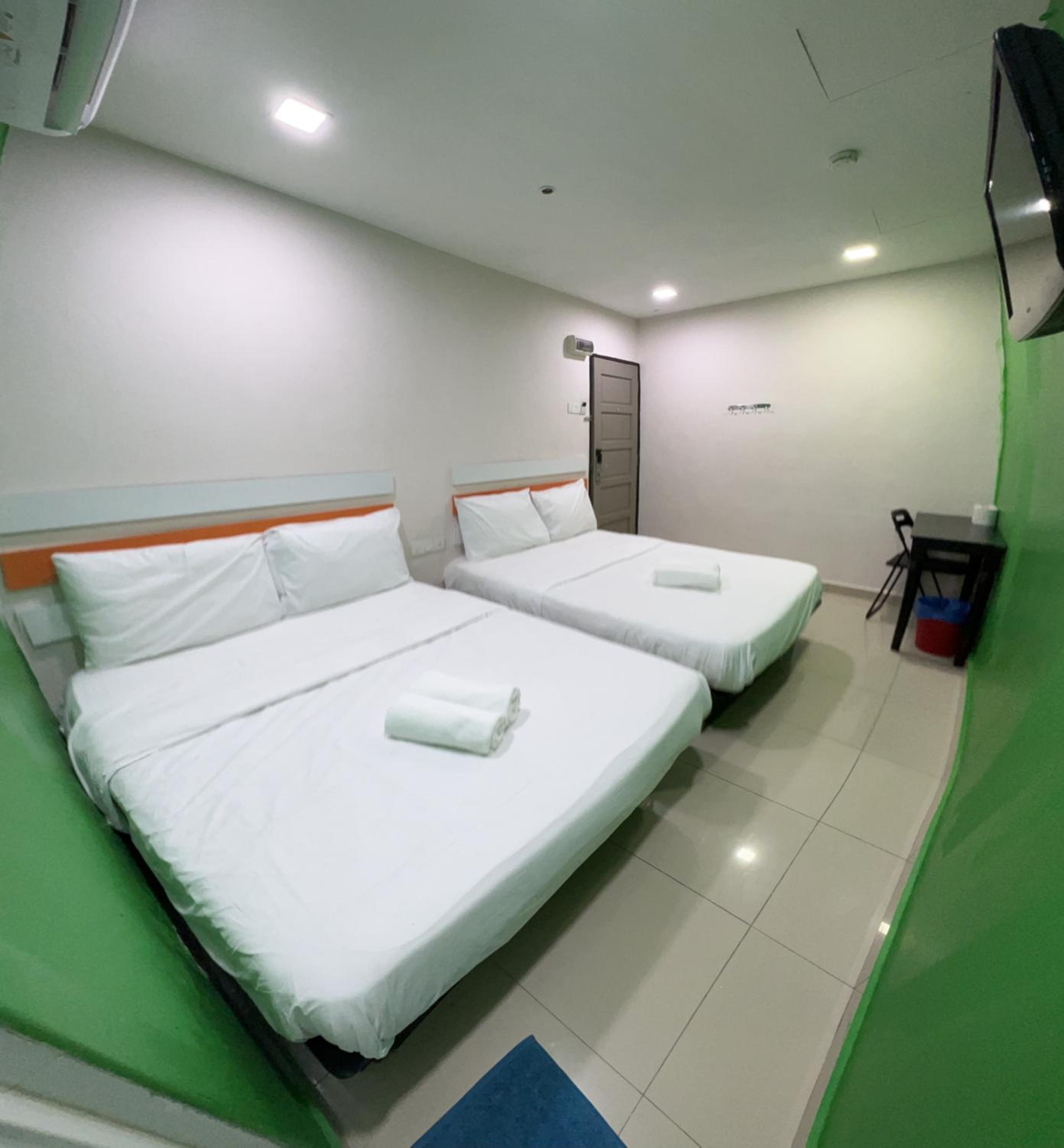 Deluxe Family Suite photo 3