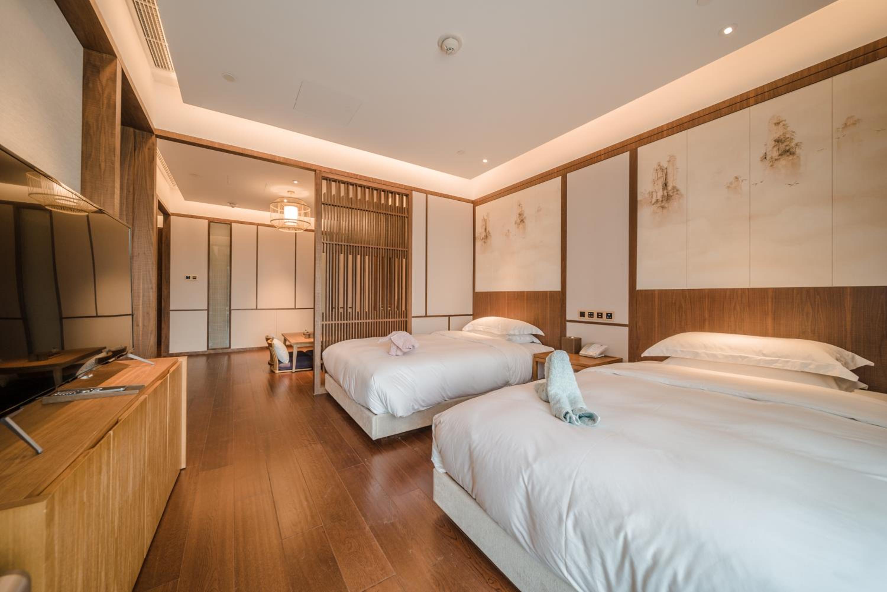 Wanxiang Twin Room with Lake View