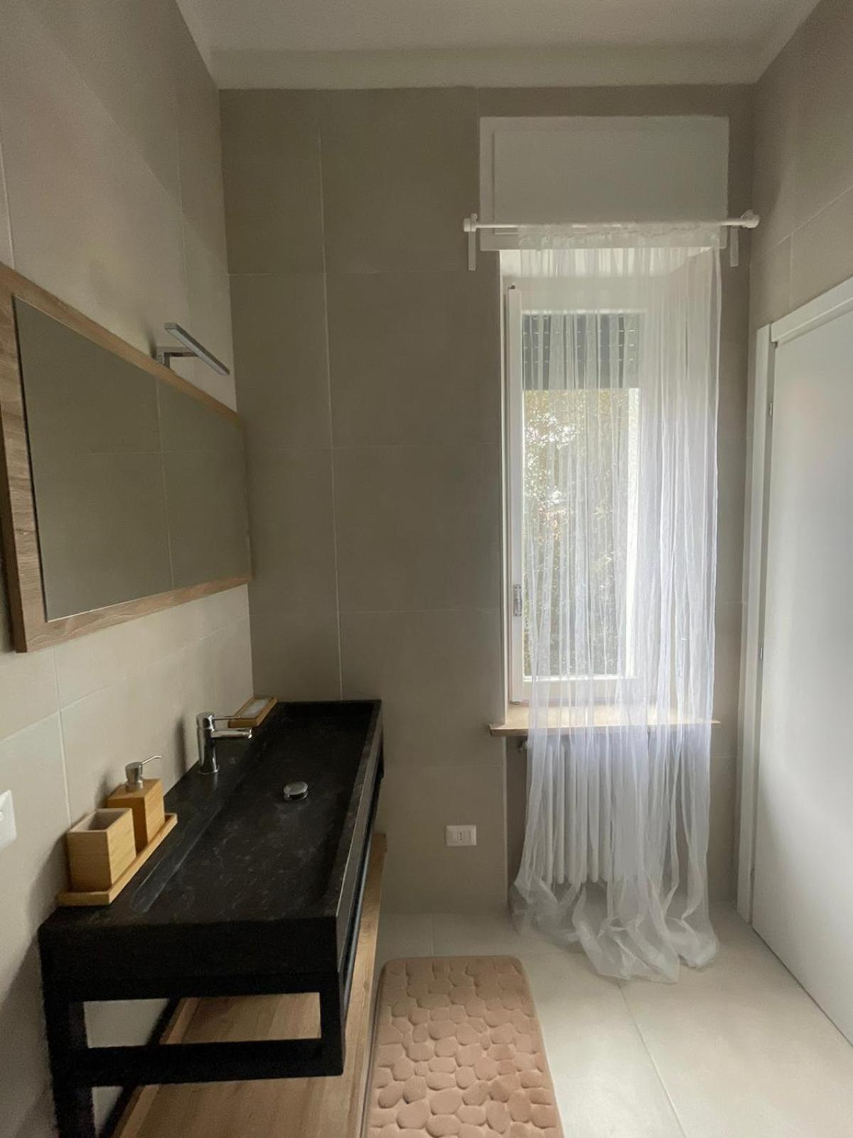 Large Double Room - Photo 3