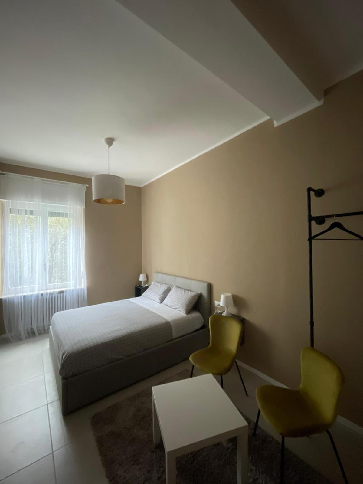 Large Double Room - Photo 9